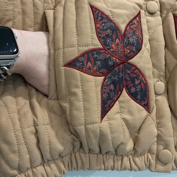 100% Cotton Quilted Appliqué Floral Short Boxy Jacket Womens Large Grandma Boho
