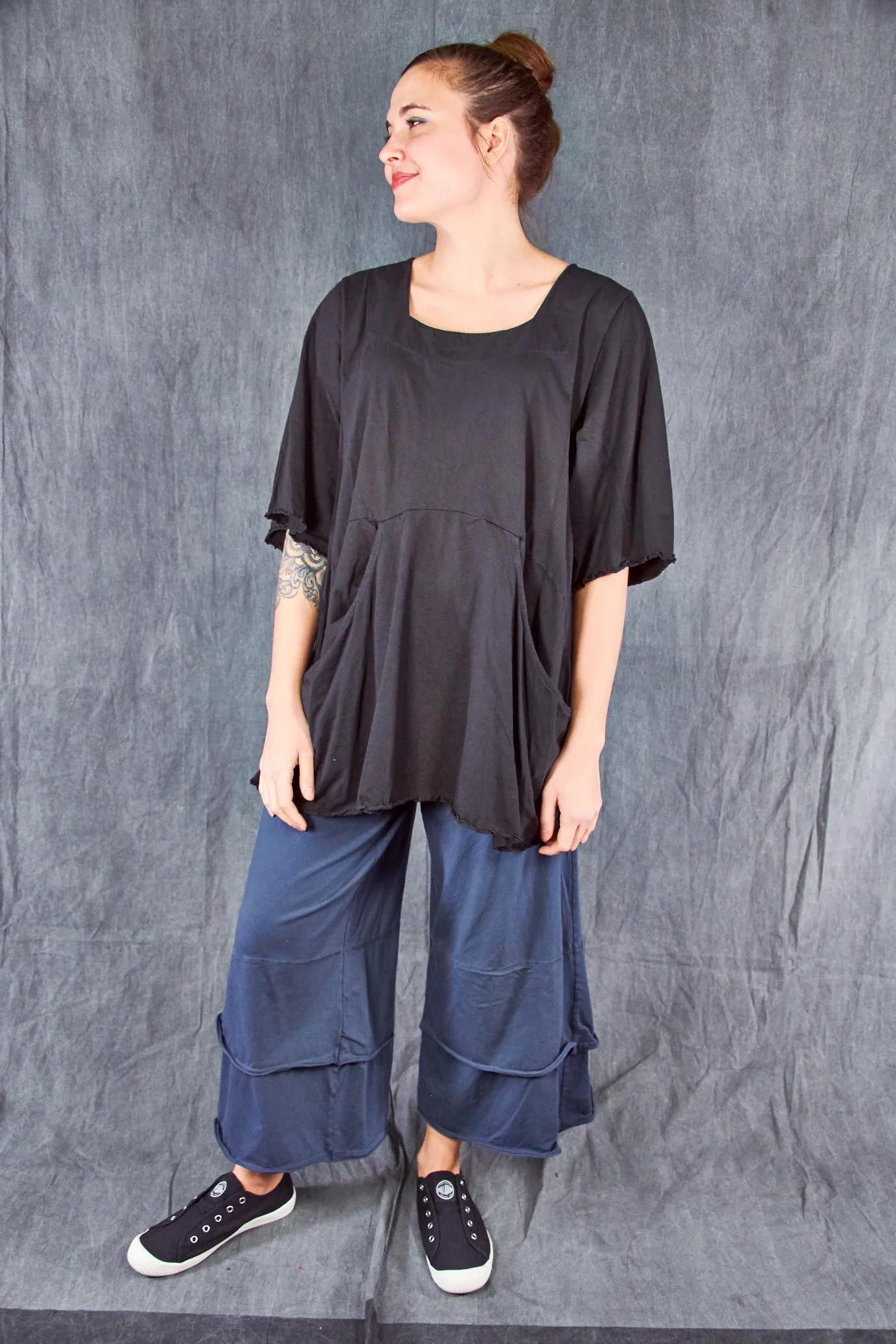 1241 Be Here Now Tunic Black -U