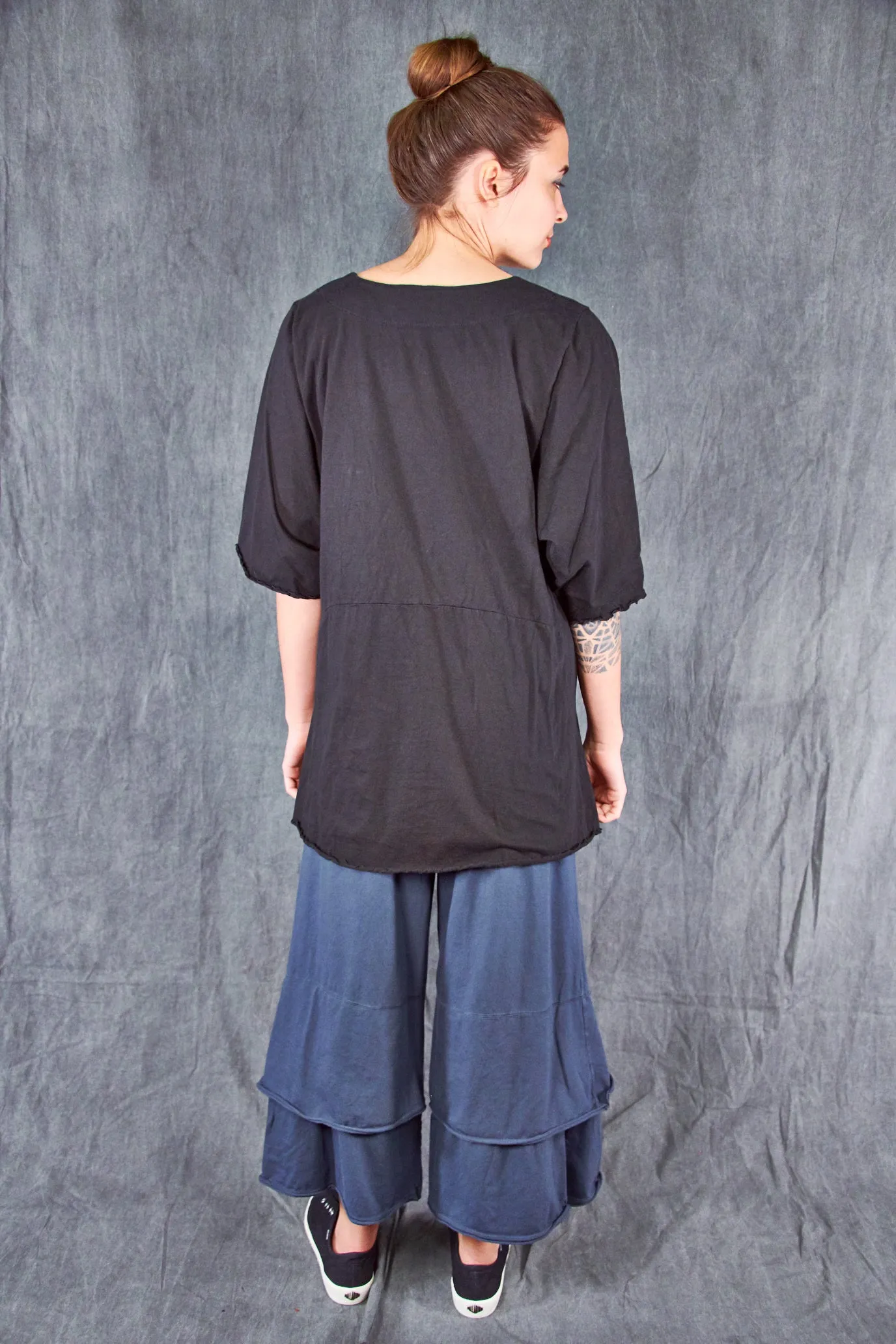 1241 Be Here Now Tunic Black -U