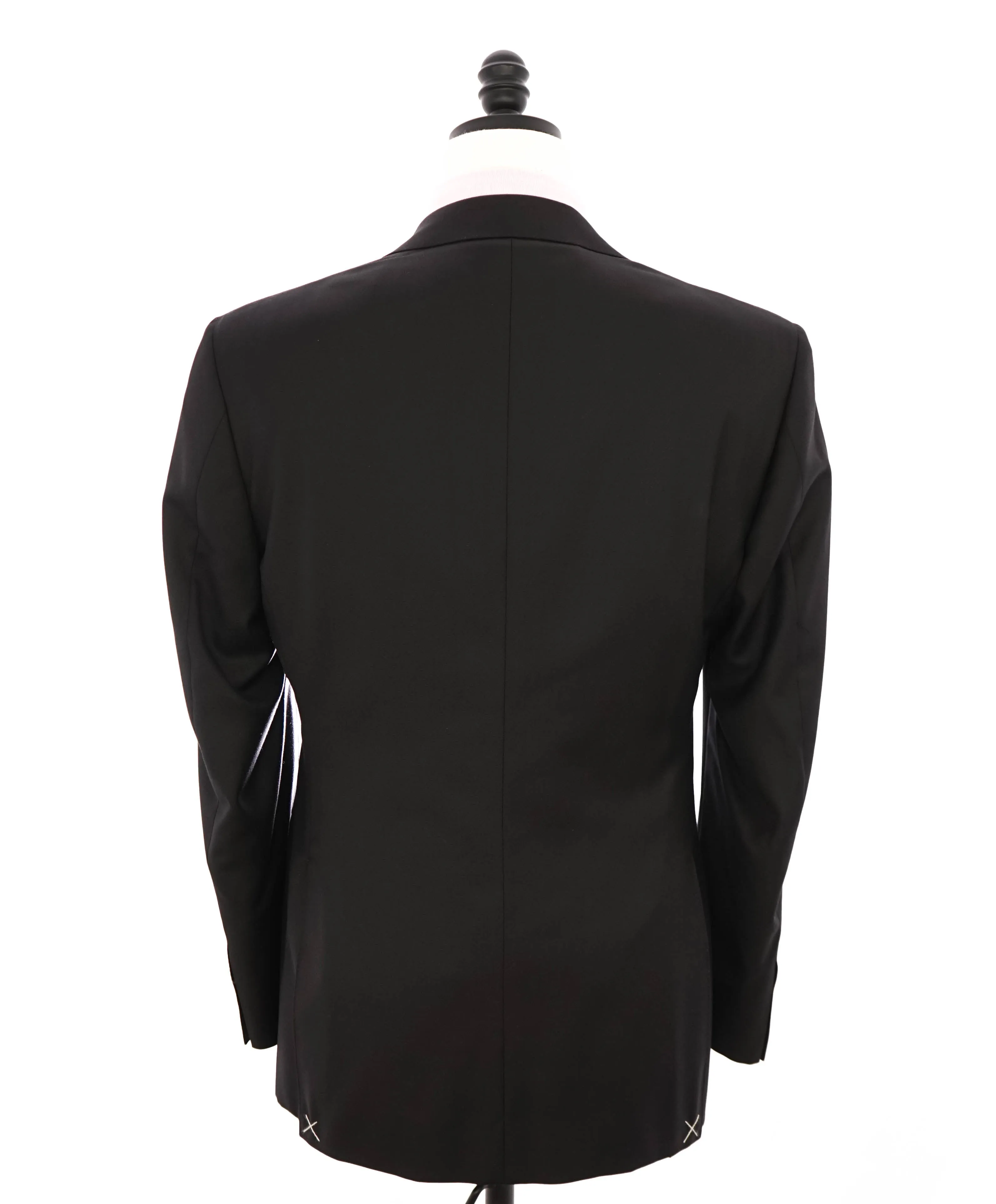 $2,195 CANALI - *CLOSET STAPLE* Black 2-Piece Suit - 42S