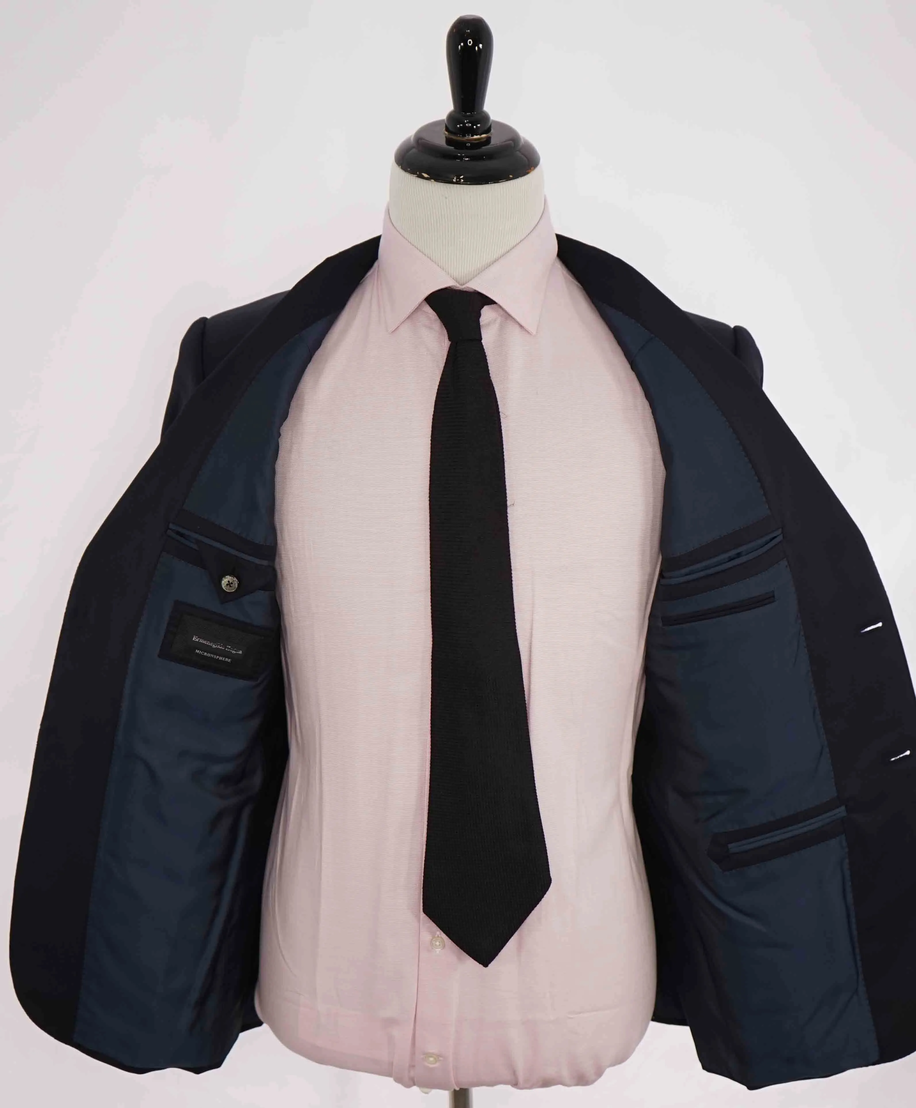 $3,250 ERMENEGILDO ZEGNA - "MICRONSPHERE" *Closet Staple* Navy Suit - 42S