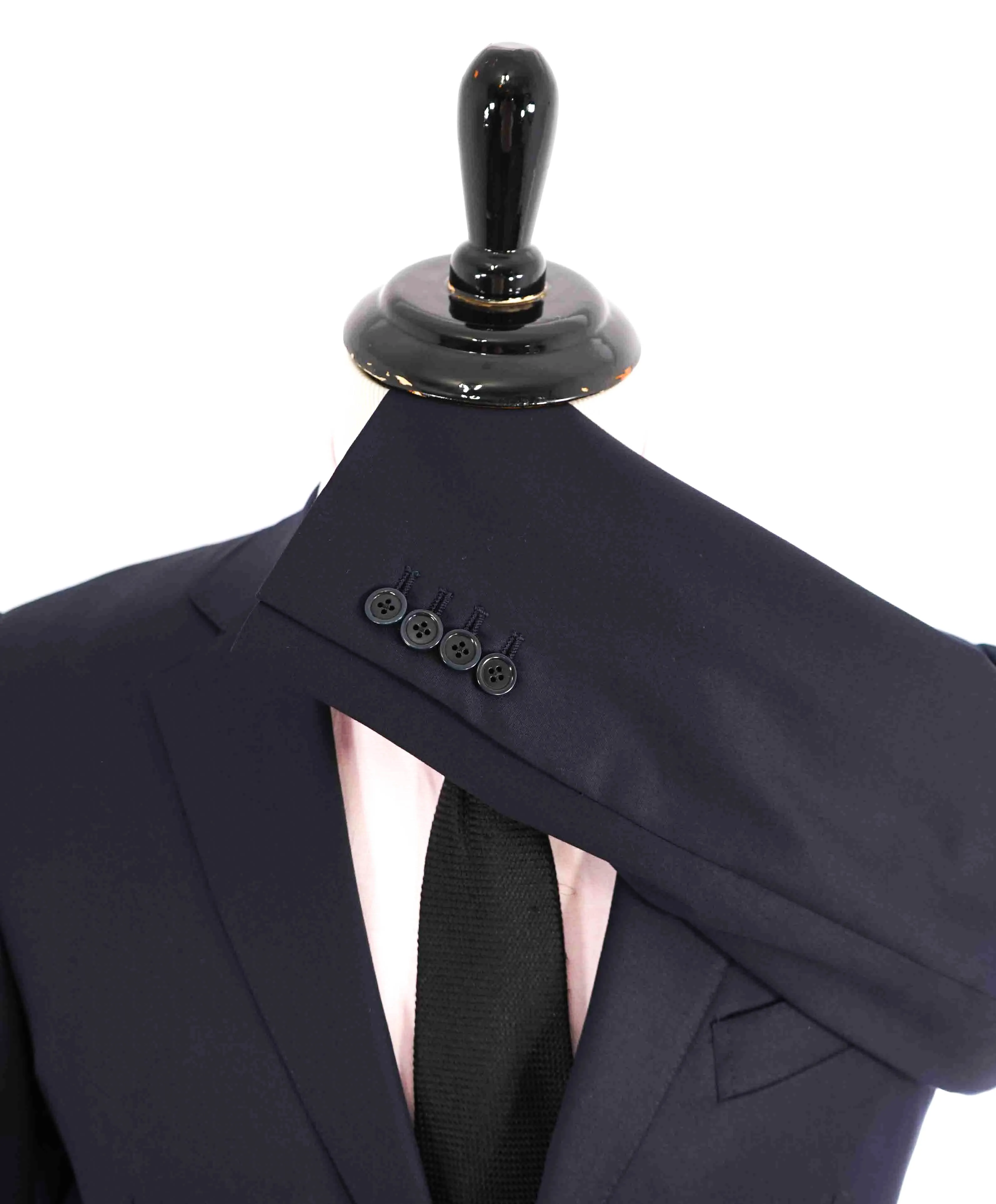 $3,250 ERMENEGILDO ZEGNA - "MICRONSPHERE" *Closet Staple* Navy Suit - 42S