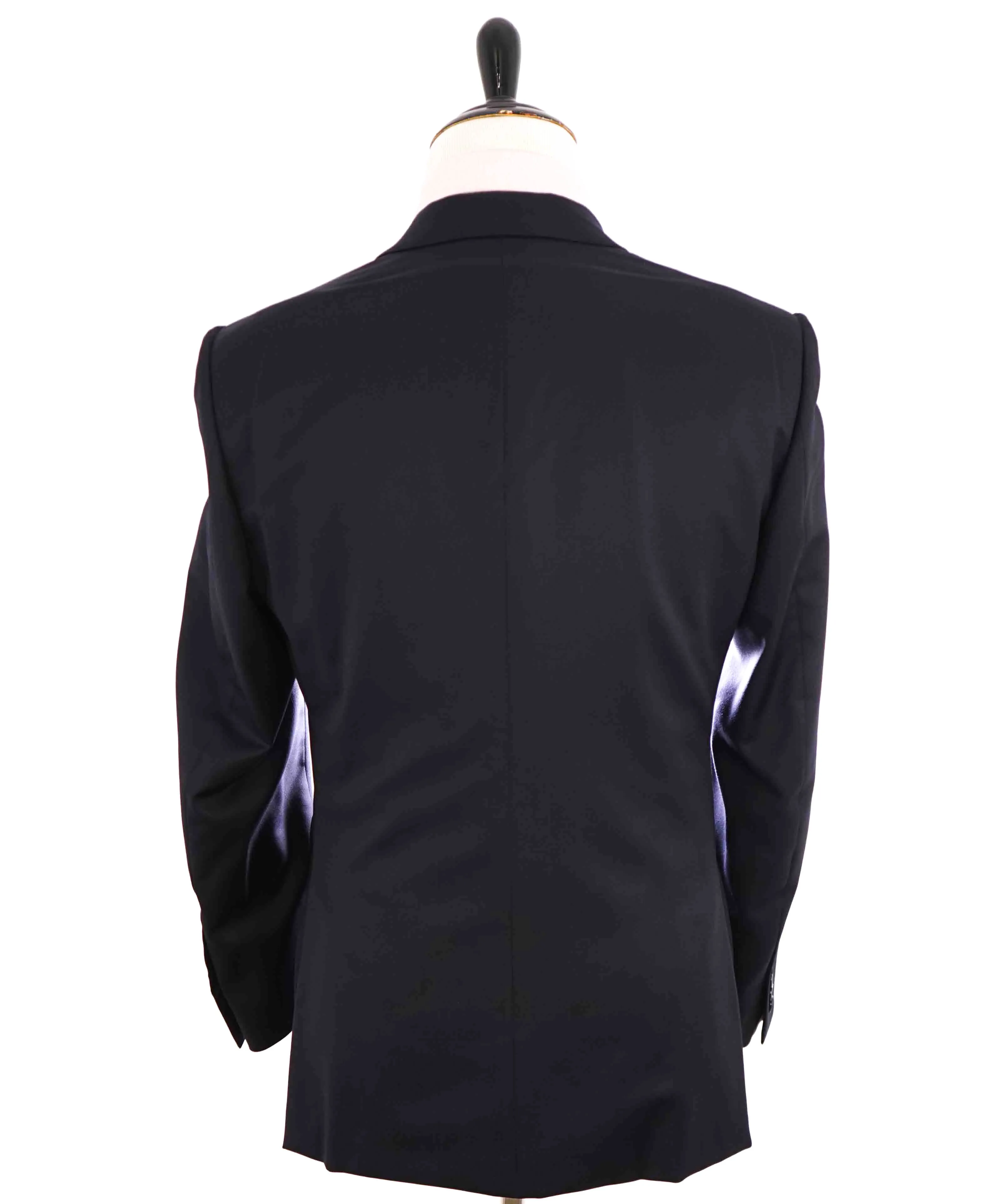 $3,250 ERMENEGILDO ZEGNA - "MICRONSPHERE" *Closet Staple* Navy Suit - 42S