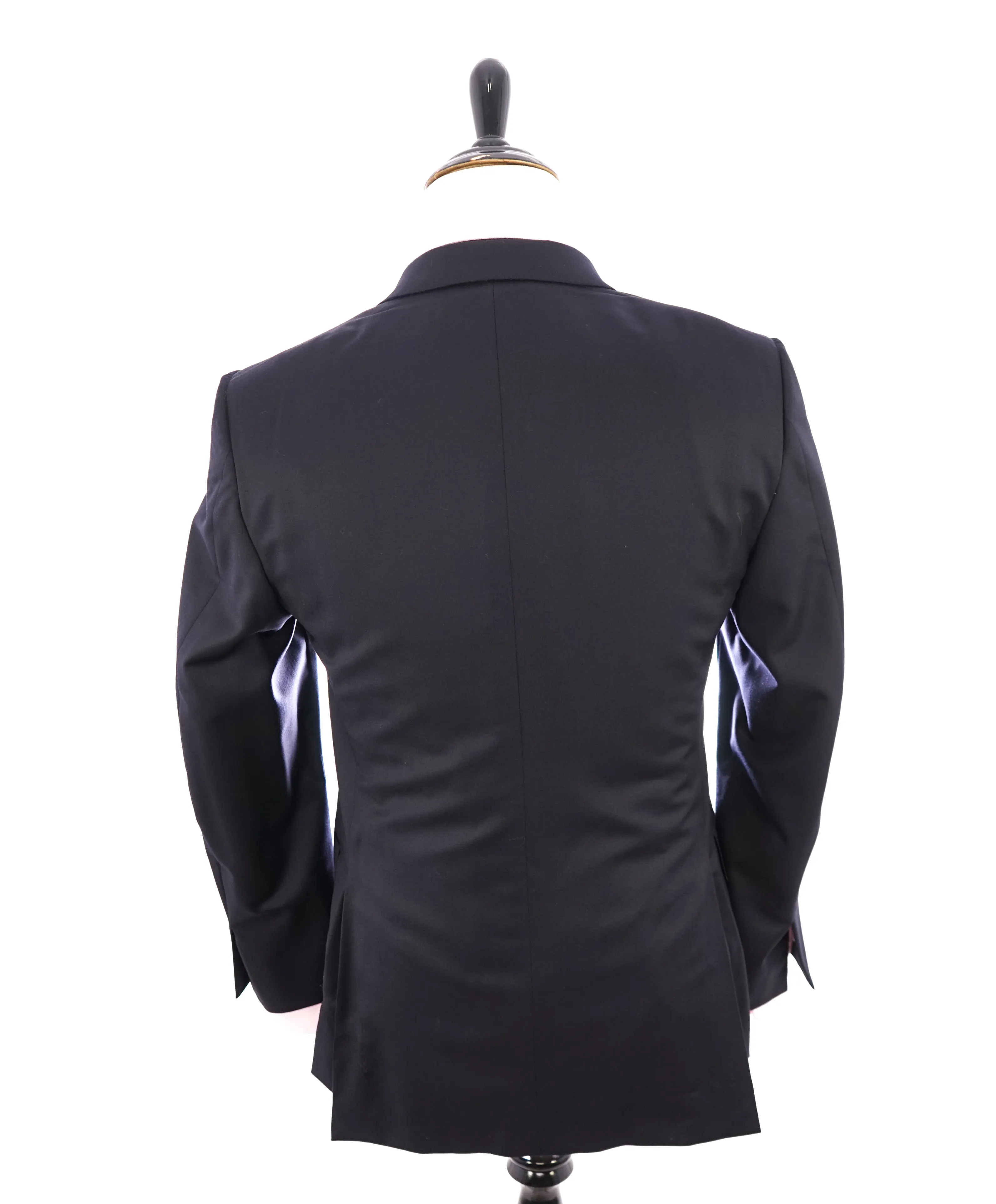 $3,250 ERMENEGILDO ZEGNA - "MICRONSPHERE" *Closet Staple* Navy Suit - 48L