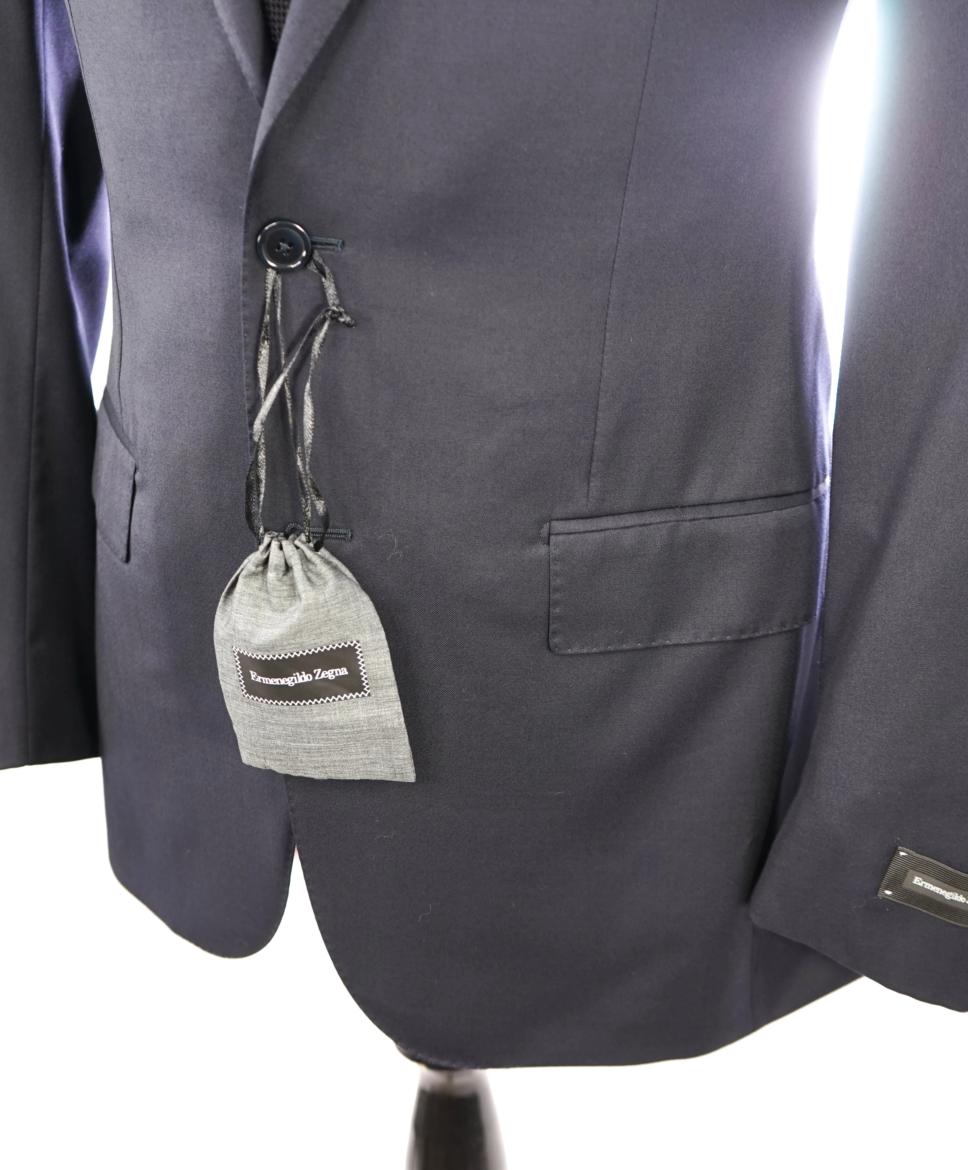 $3,250 ERMENEGILDO ZEGNA - "MICRONSPHERE" *Closet Staple* Navy Suit - 48L