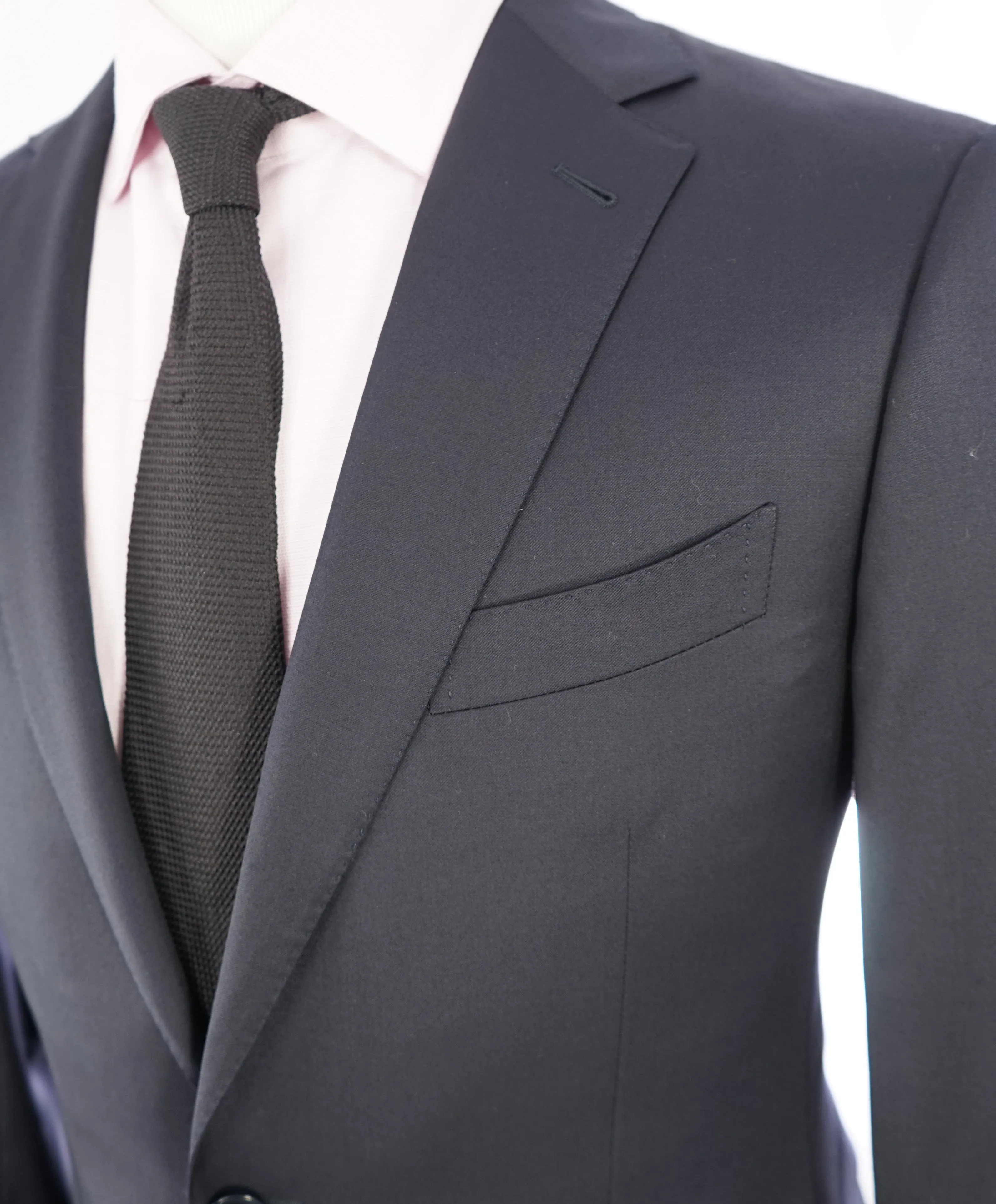$3,250 ERMENEGILDO ZEGNA - "MICRONSPHERE" *Closet Staple* Navy Suit - 48L