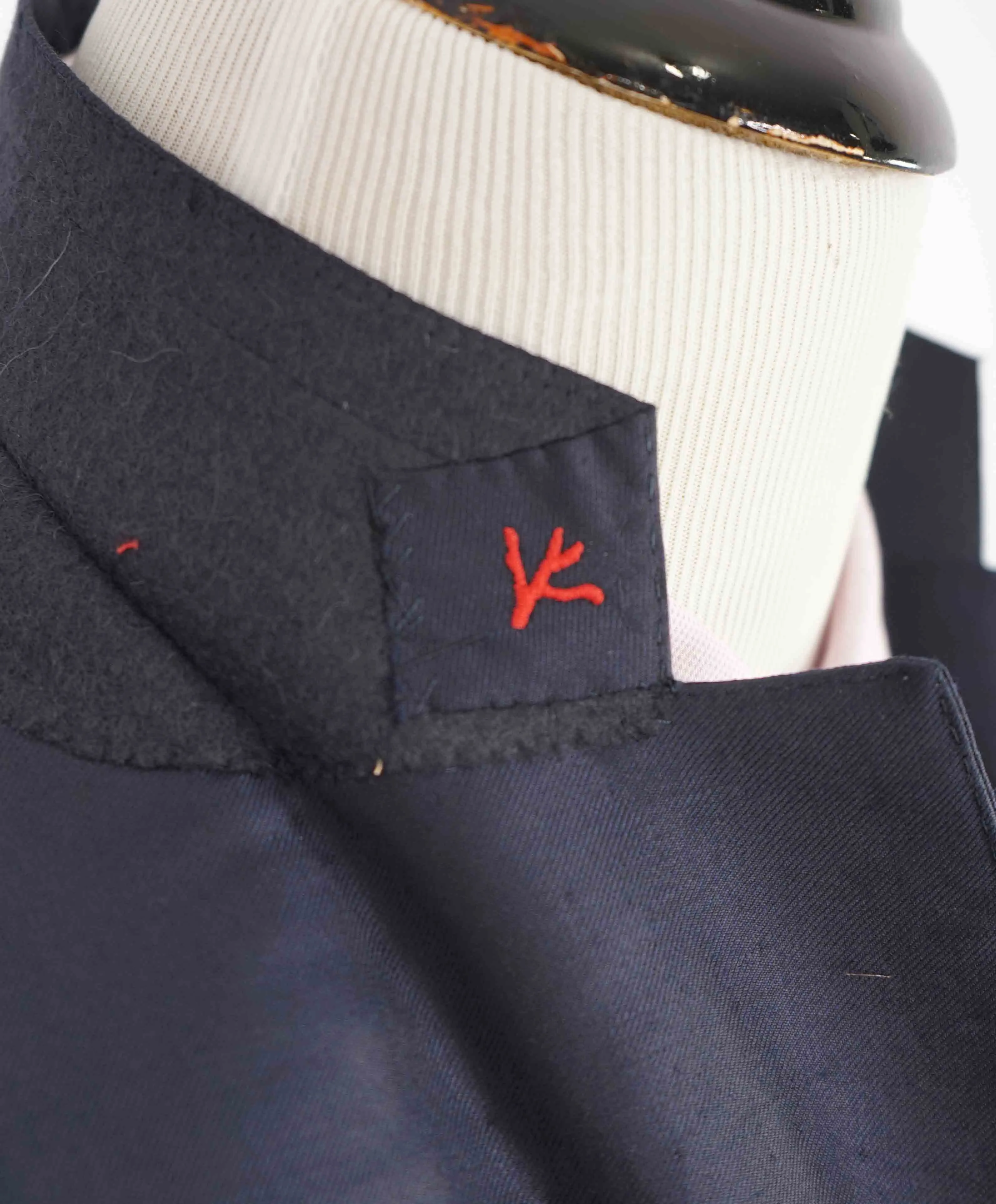 $3,750 ISAIA - Navy Blue "AQUASPIDER" *CLOSET STAPLE* Coral Pin Suit - 40S