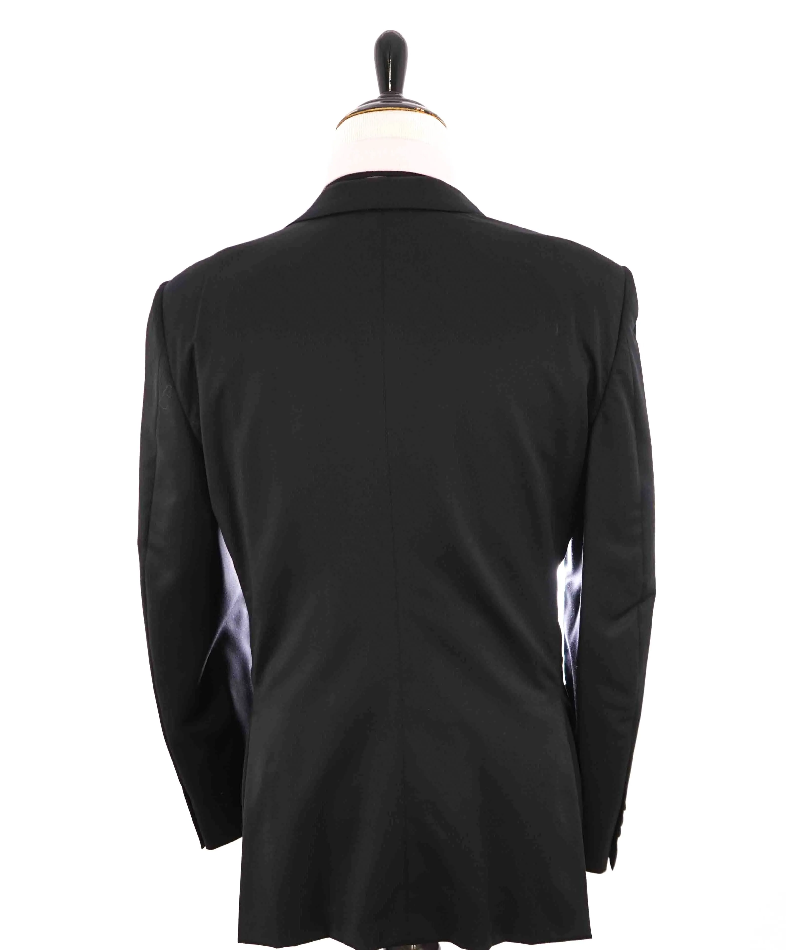$3,995 ERMENEGILDO ZEGNA -"MICRONSPHERE MILA" PEAK LAPEL Tuxedo - 44R