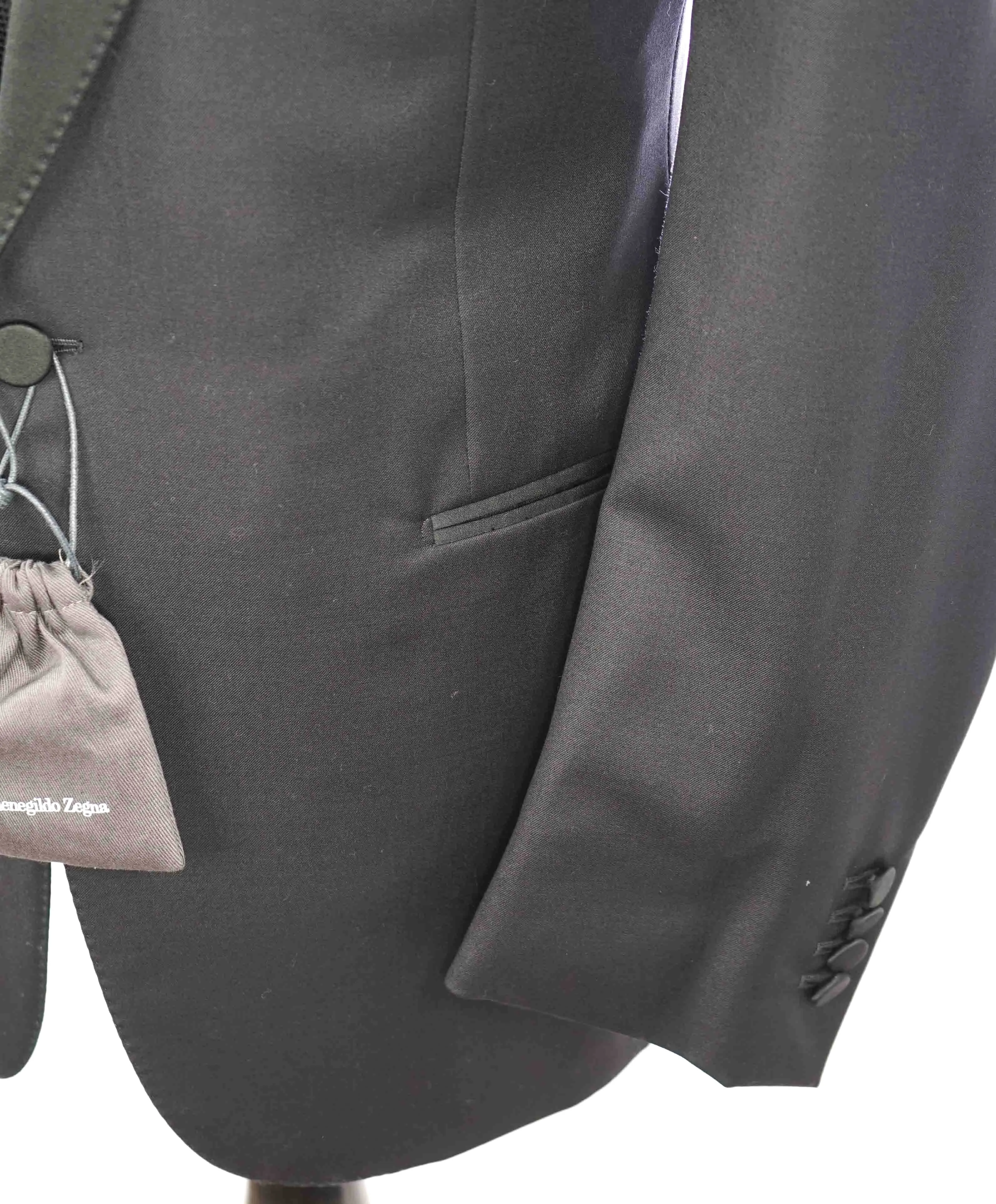 $3,995 ERMENEGILDO ZEGNA -"MICRONSPHERE MILA" PEAK LAPEL Tuxedo - 44R