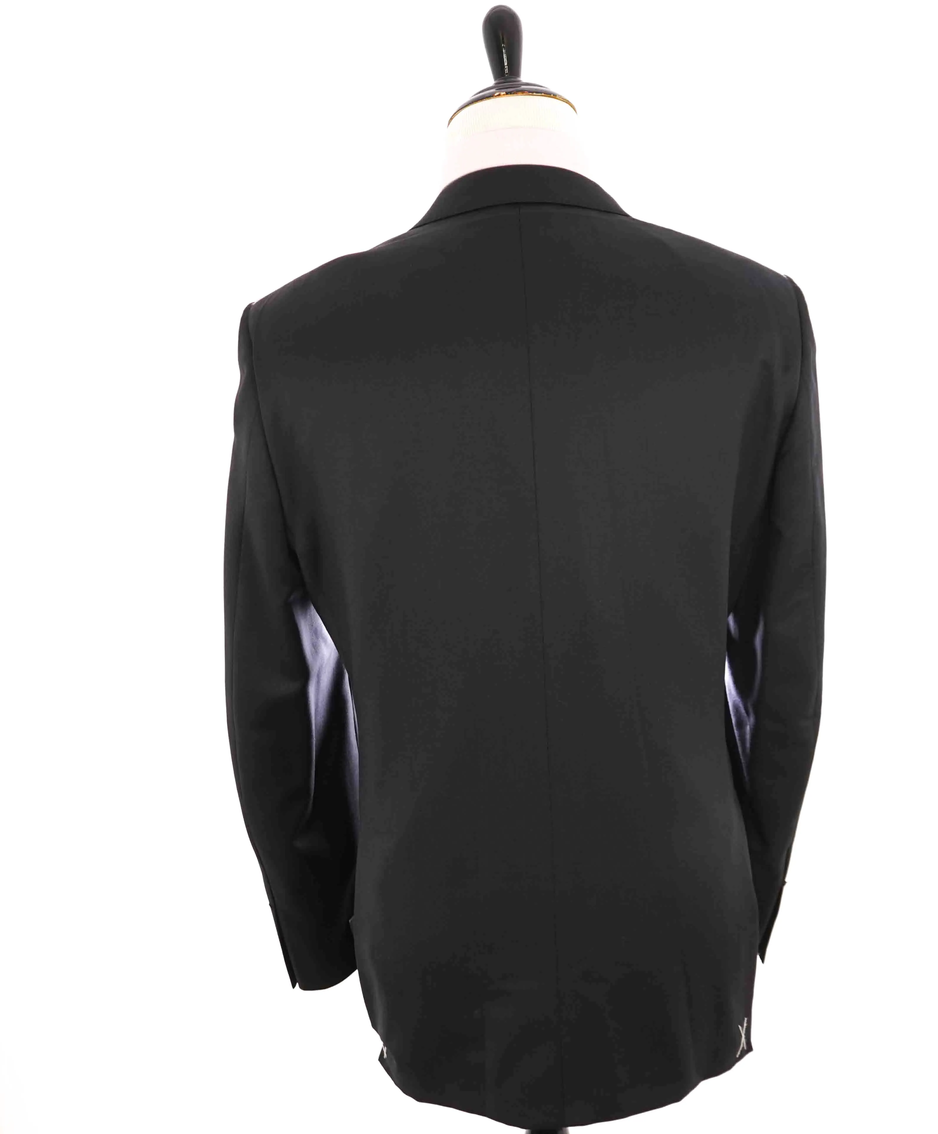$3,995 ERMENEGILDO ZEGNA -"MICRONSPHERE MILA" PEAK LAPEL Tuxedo - 46L