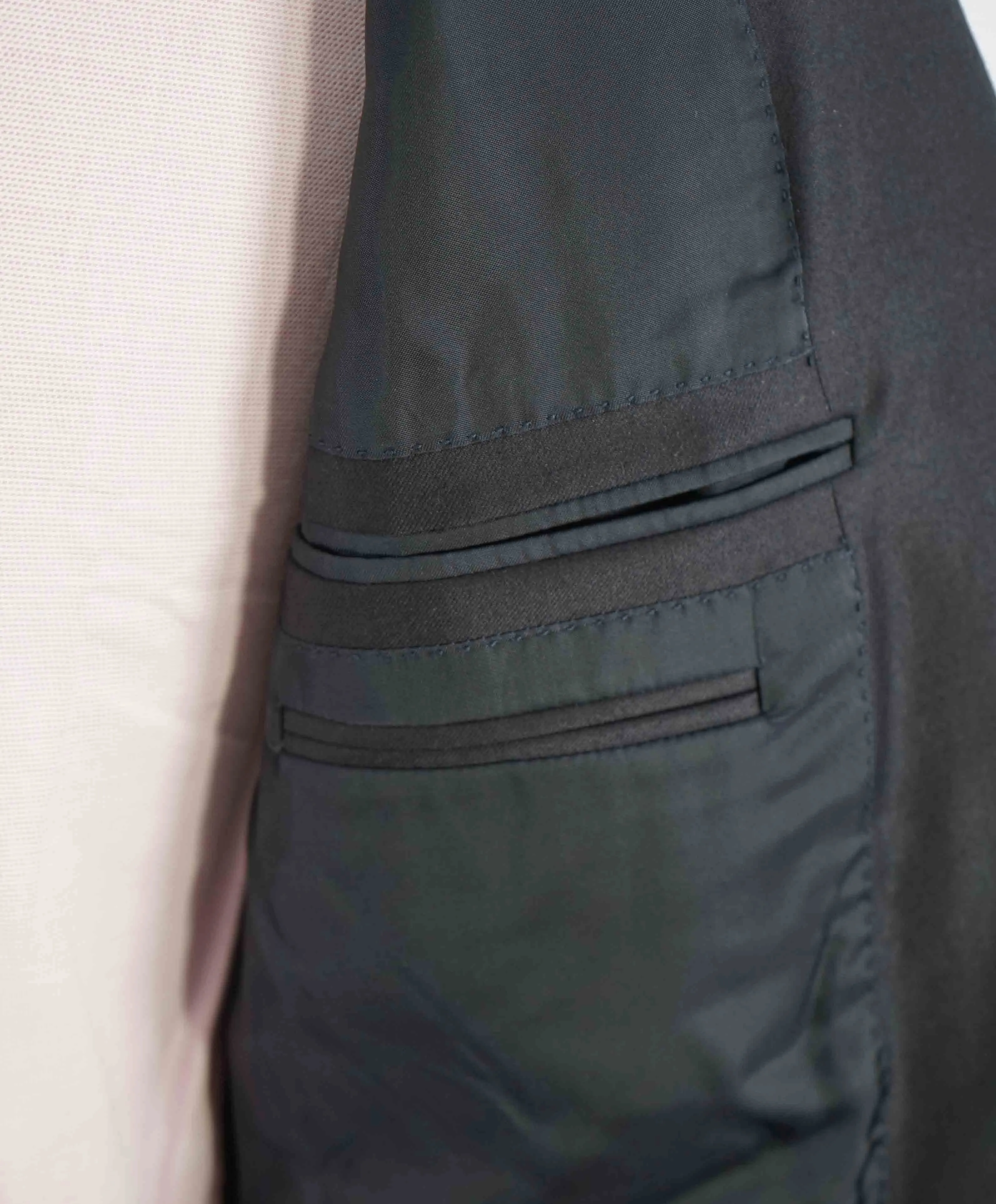 $3,995 ERMENEGILDO ZEGNA -"TROFEO" MILANO Black CLOSET STAPLE Suit - 42R