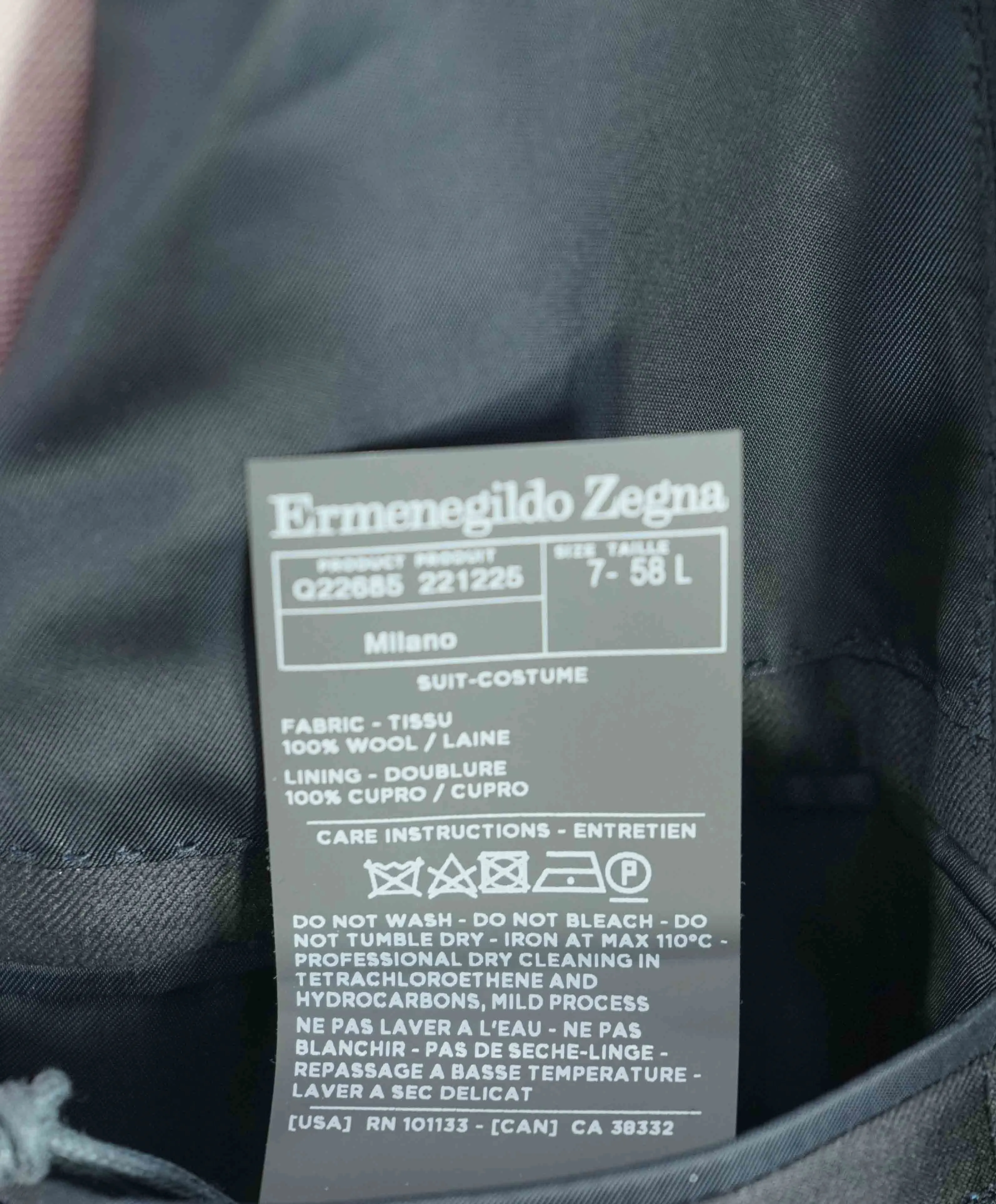 $3,995 ERMENEGILDO ZEGNA -"TROFEO" MILANO Black CLOSET STAPLE Suit - 48L