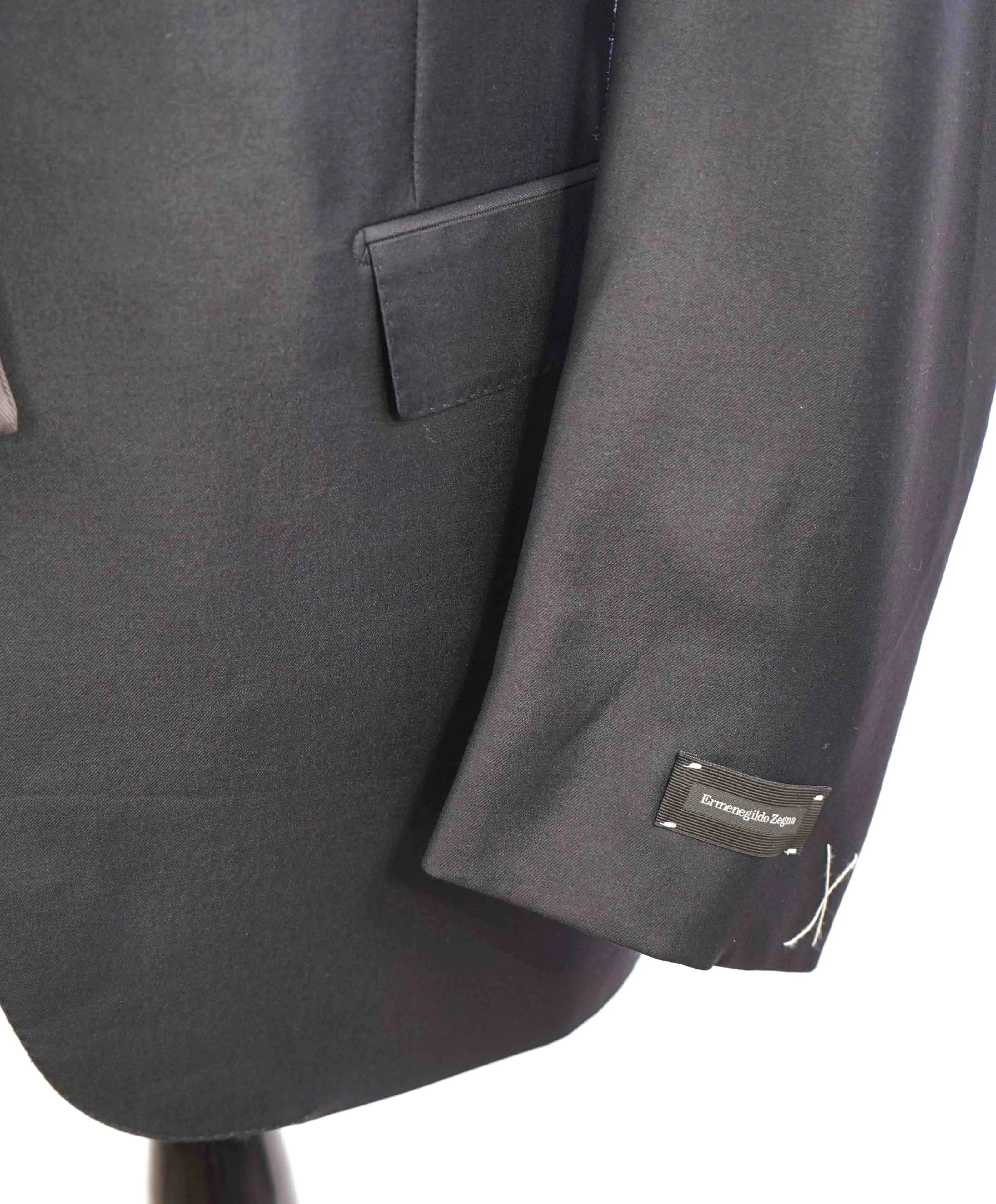 $3,995 ERMENEGILDO ZEGNA -"TROFEO" MILANO Black CLOSET STAPLE Suit - 48L