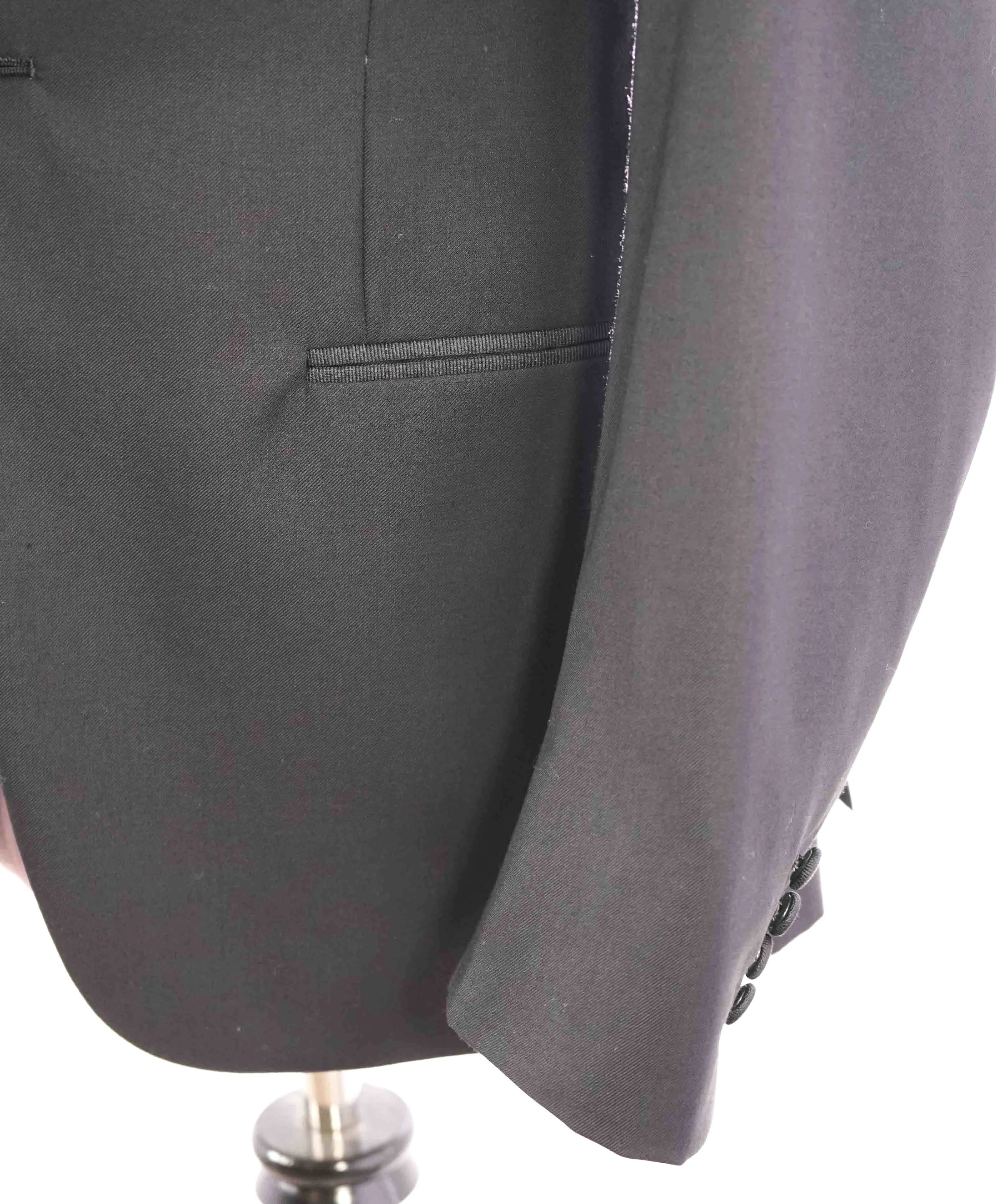 $4,595 ISAIA - "AQUASPIDER" Satin PEAK LAPEL Black Wool Tuxedo - 38S