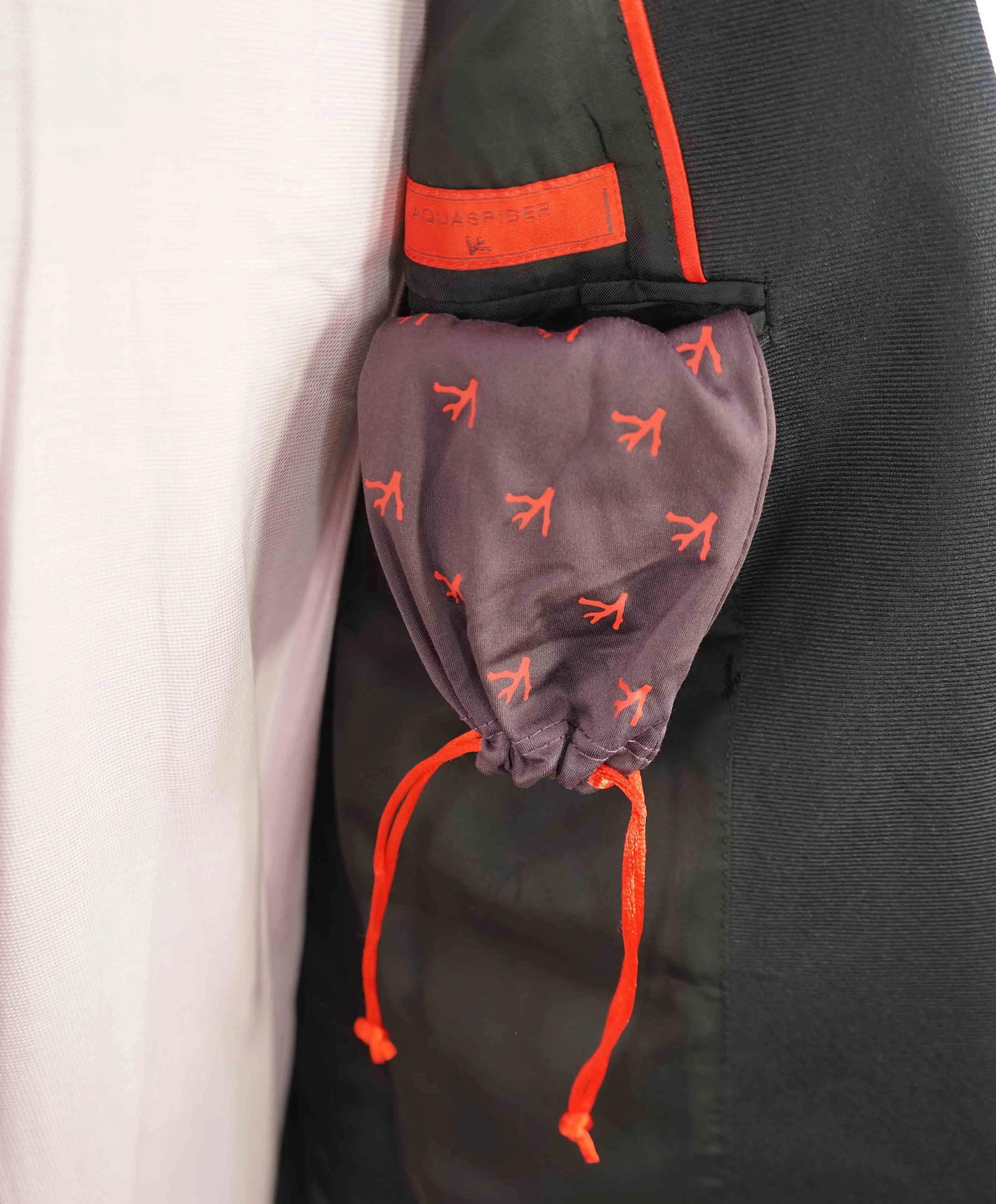 $4,595 ISAIA - "AQUASPIDER" Satin PEAK LAPEL Black Wool Tuxedo - 44L