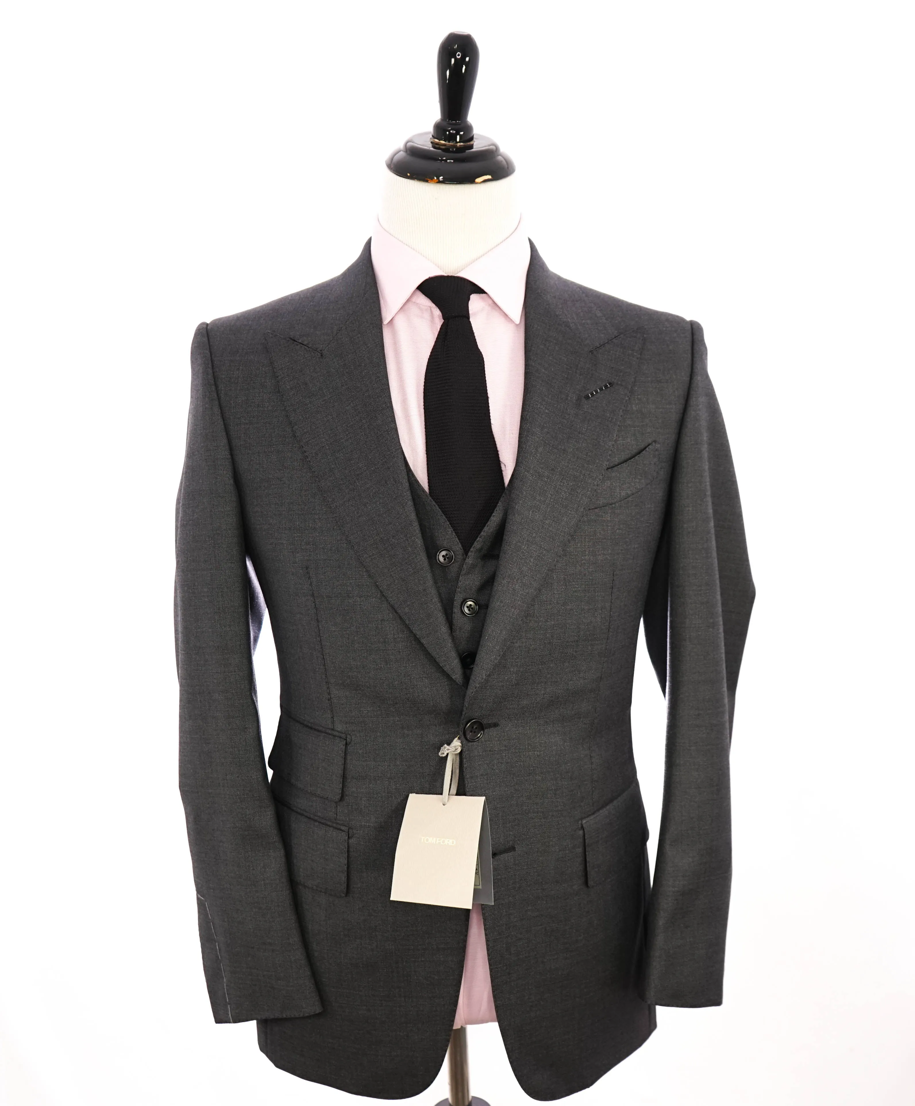 $5,000 TOM FORD - 3-Piece Gray PEAK LAPEL Vested Side Tab Suit - 36S (46EU)