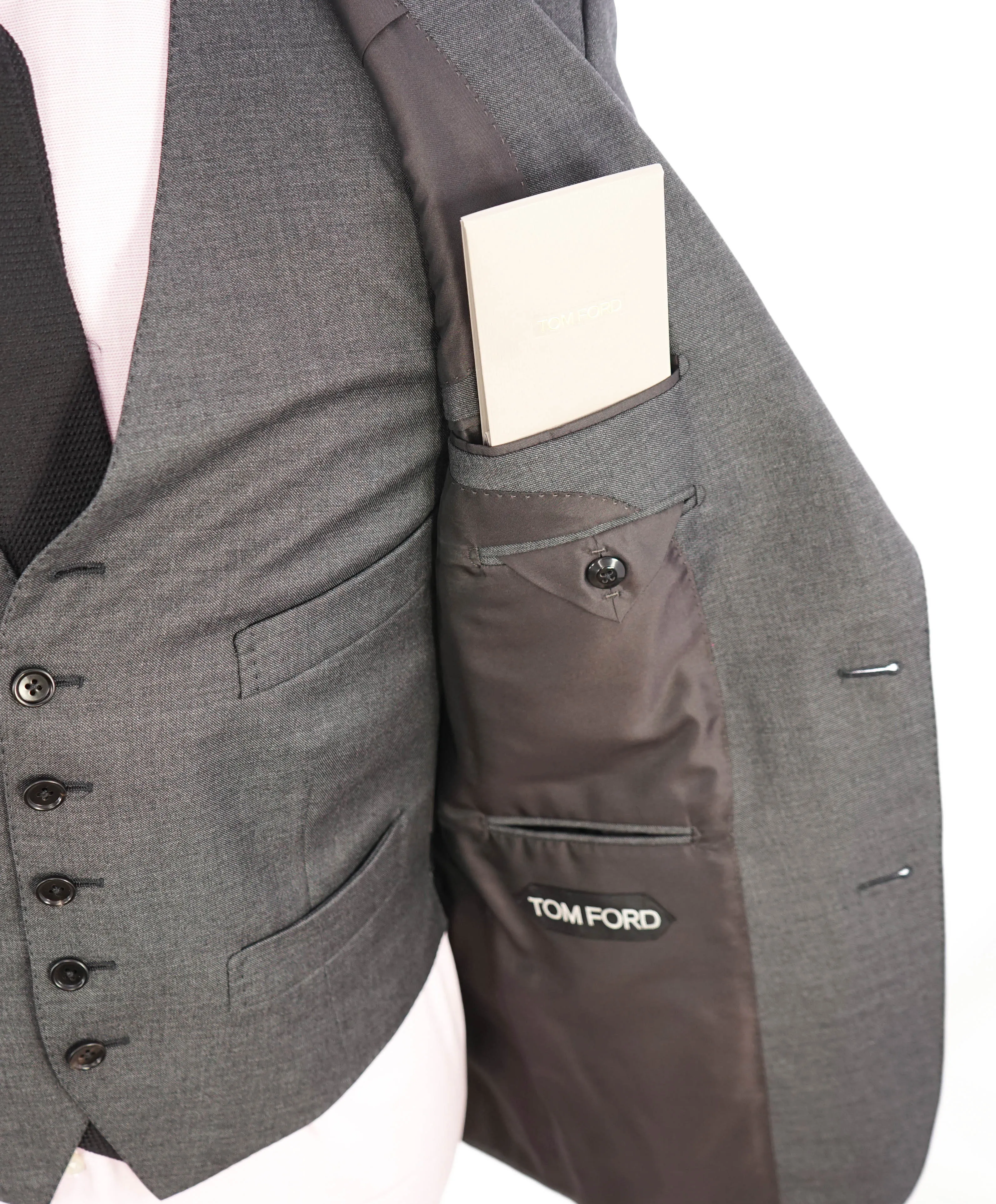 $5,000 TOM FORD - 3-Piece Gray PEAK LAPEL Vested Side Tab Suit - 36S (46EU)