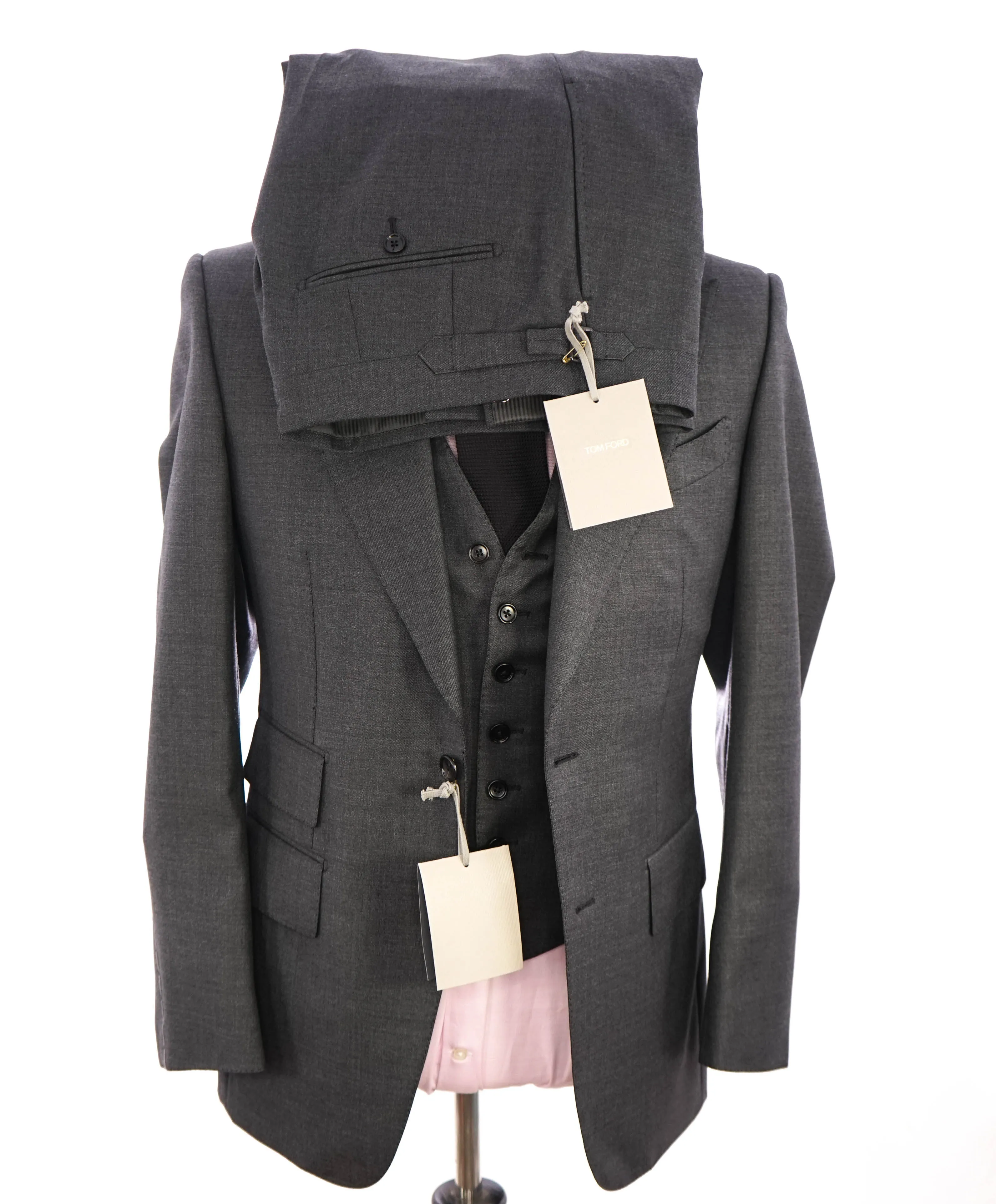 $5,000 TOM FORD - 3-Piece Gray PEAK LAPEL Vested Side Tab Suit - 36S (46EU)