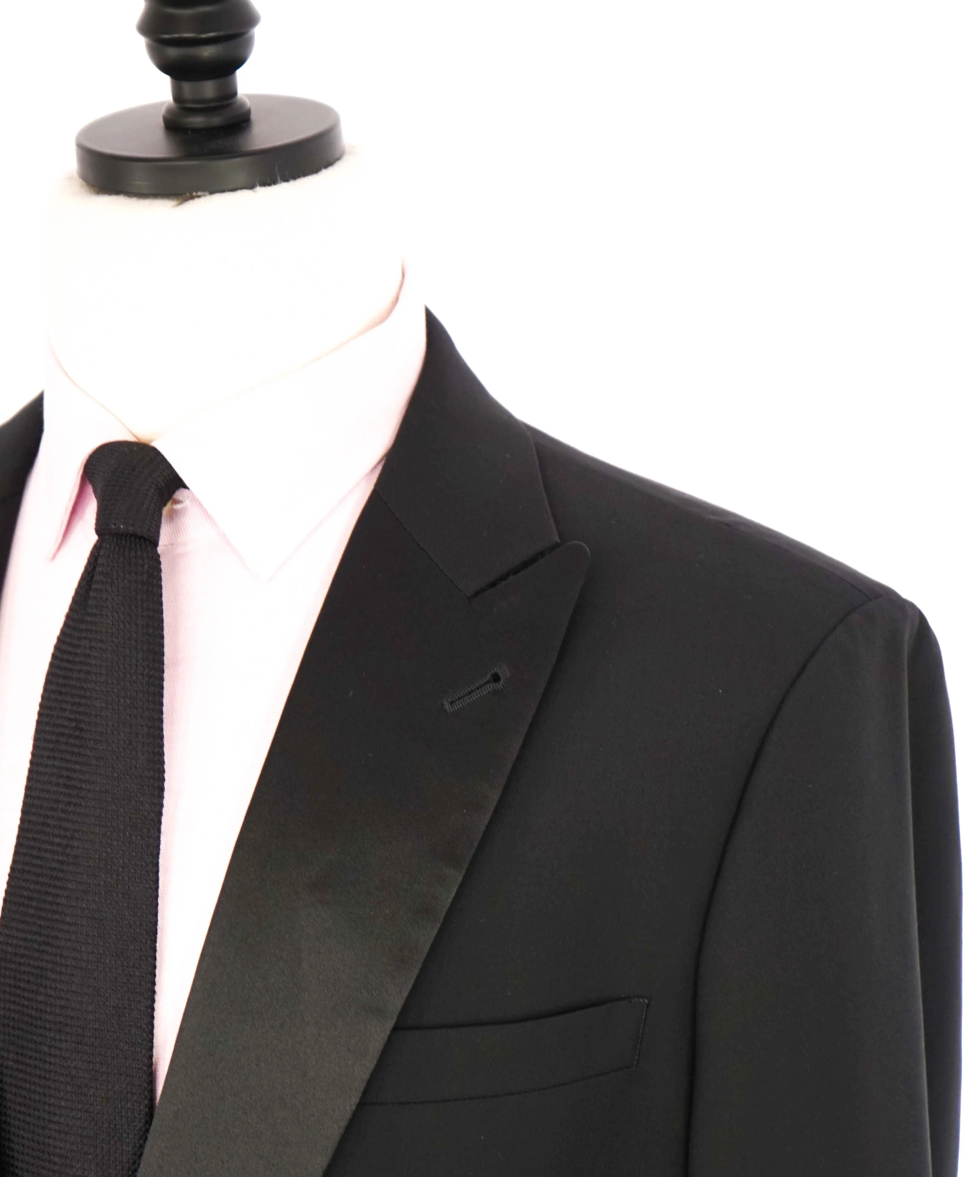 $5,494 GIORGIO ARMANI - "SOHO" Black SILK LINED Peak Lapel Tuxedo - 46R