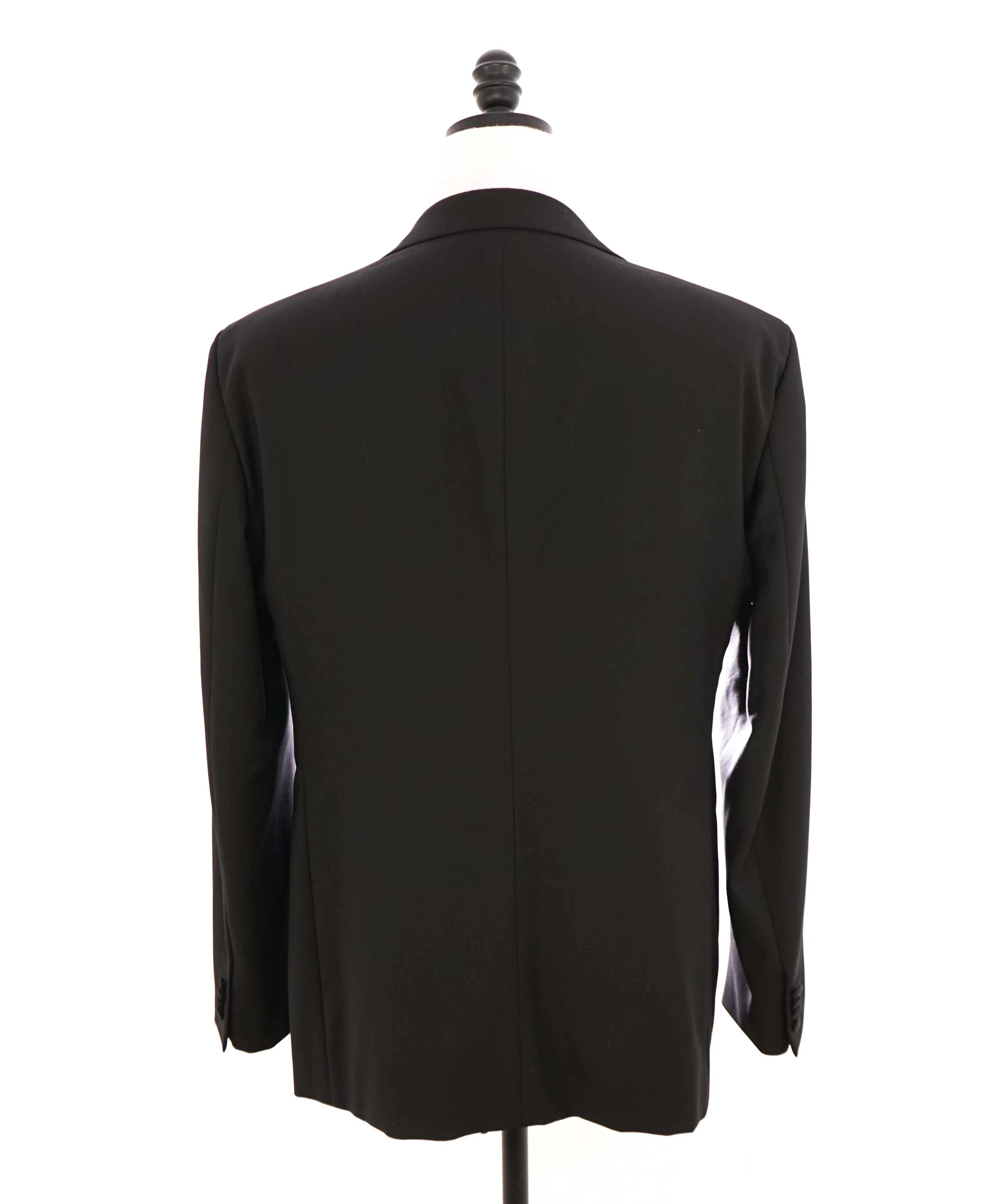 $5,494 GIORGIO ARMANI - "SOHO" Black SILK LINED Peak Lapel Tuxedo - 46R