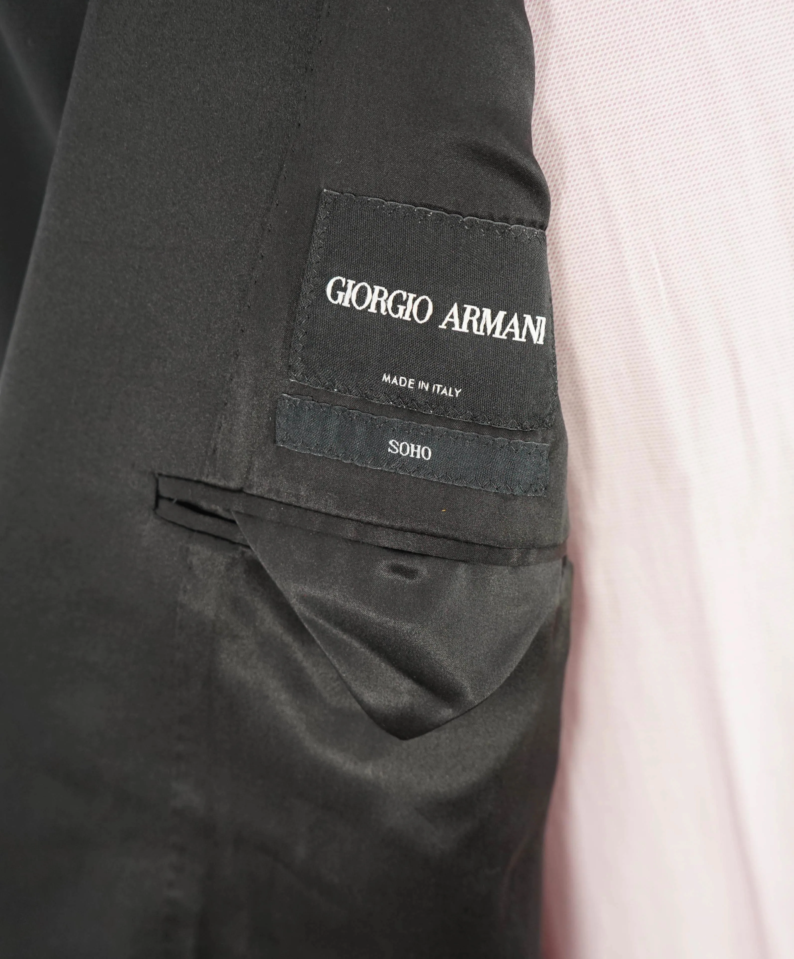 $5,494 GIORGIO ARMANI - "SOHO" Black SILK LINED Peak Lapel Tuxedo - 46R