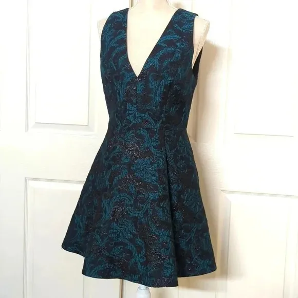 Alice   Olivia &quot;Malory&quot; Dress in jacquard