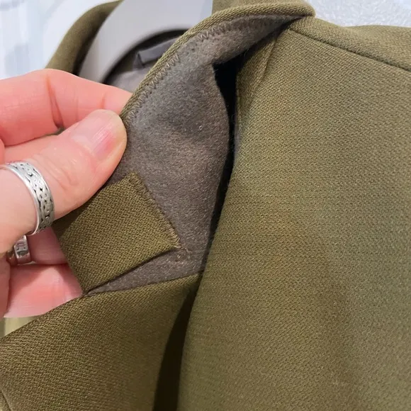 Aritzia Babaton 1-01 Hyde Double Breasted Fitted Cropped Blazer Sz 0 Olive Green