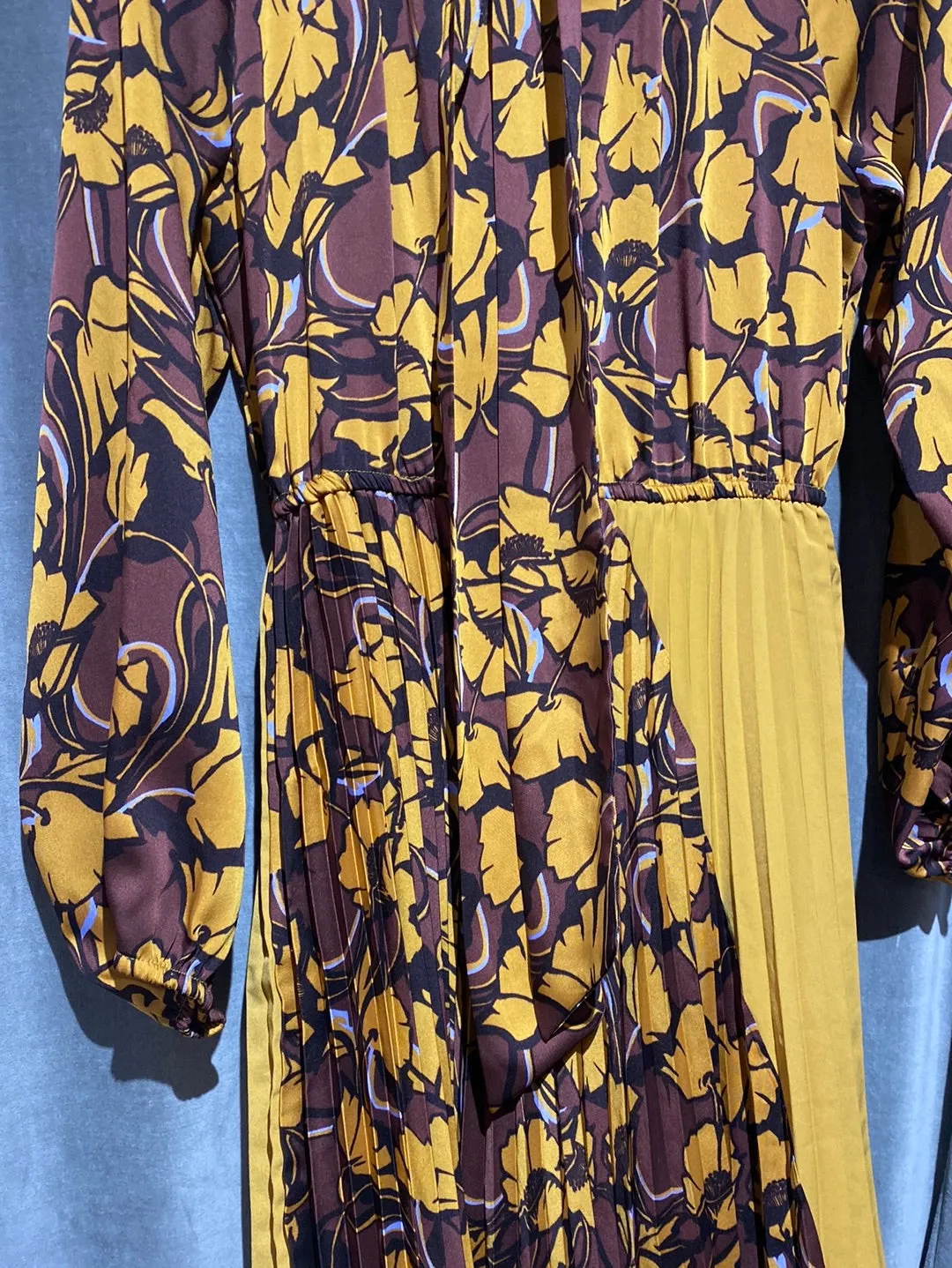 BEATRICE Gold and Floral Dress with Pleated Layered Bottom