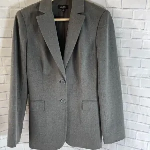 Camille LaVie Two-Button Grey Fitted Blazer Sz 6