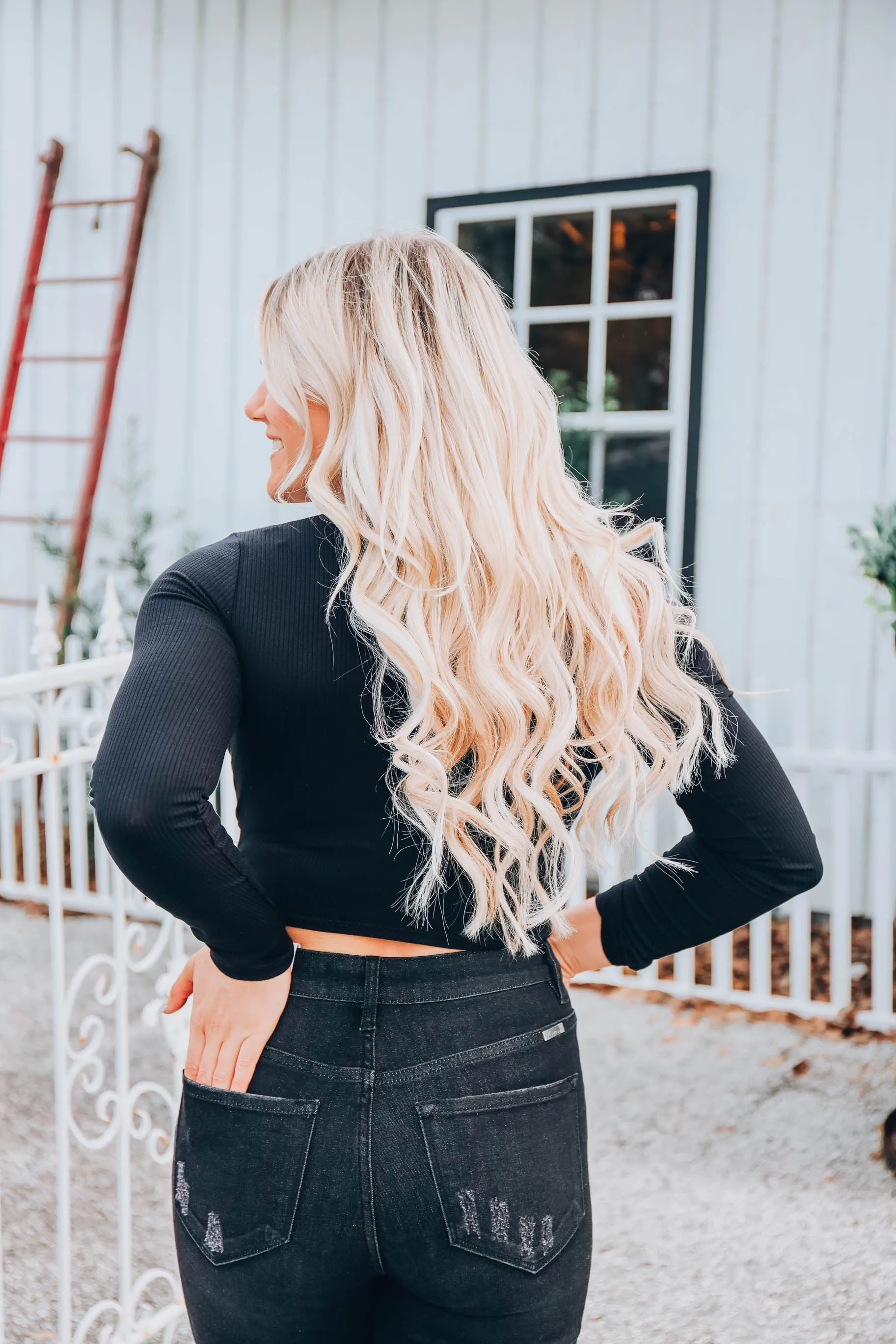 Captivating Ribbed Crop Top - Black