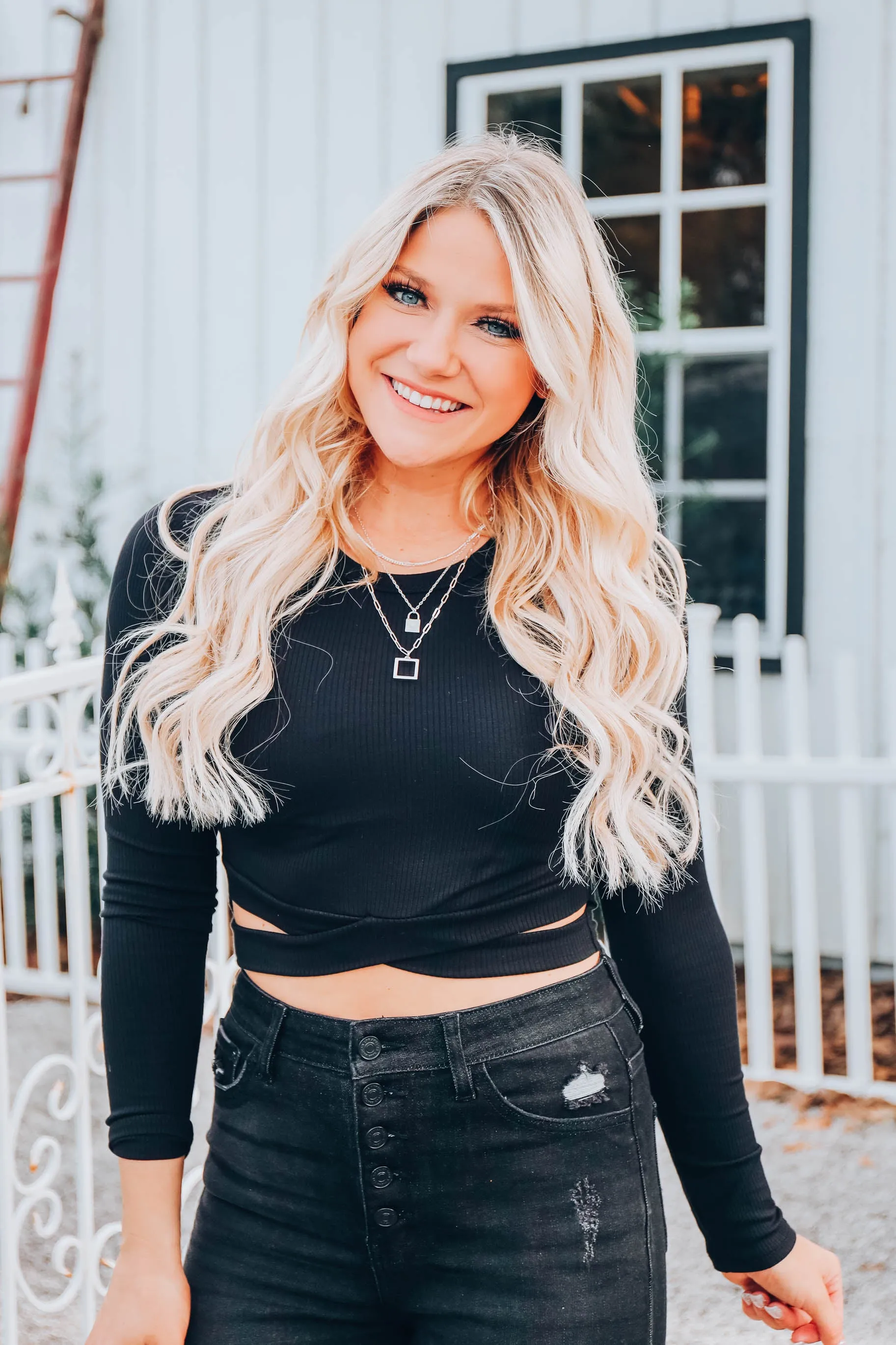 Captivating Ribbed Crop Top - Black