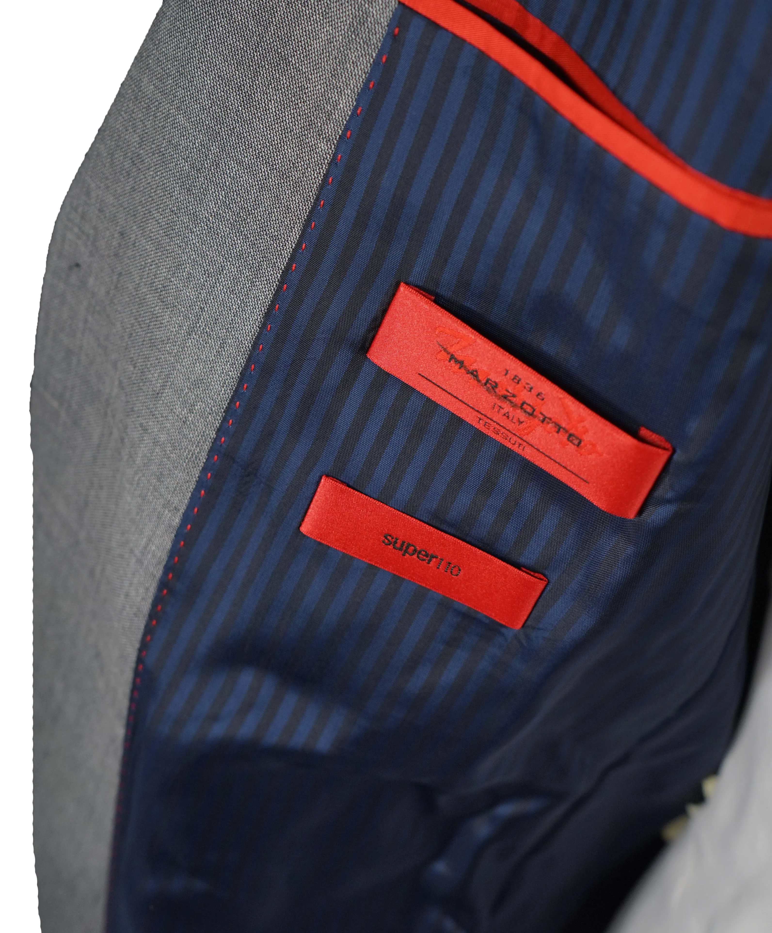HUGO BOSS - HUGO Slim Super 110 Marzotto Italy Fabric Gray Textured Suit - 38R