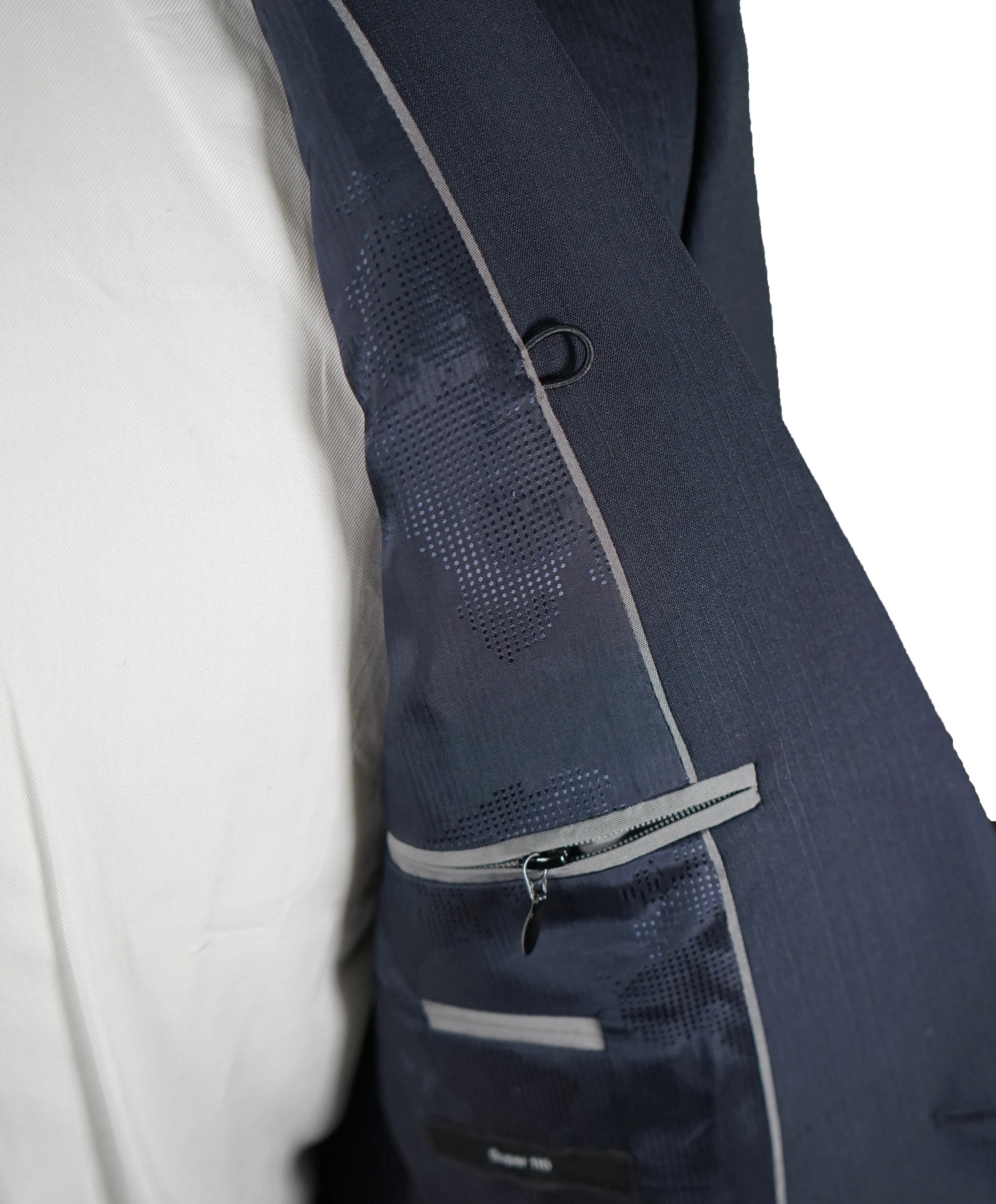 HUGO BOSS - Navy Tonal Stripe ”Travel" Suit W Horn Buttons - 38R