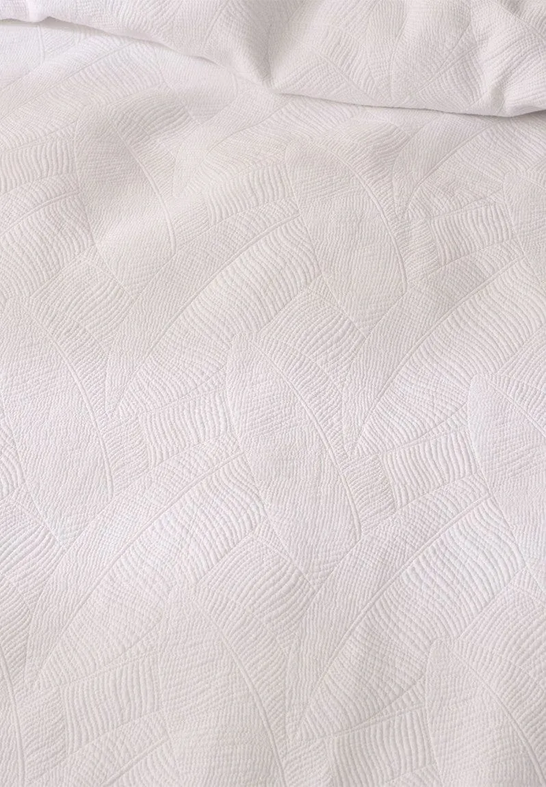 Linen House Coverlet Quilt Set White Manon