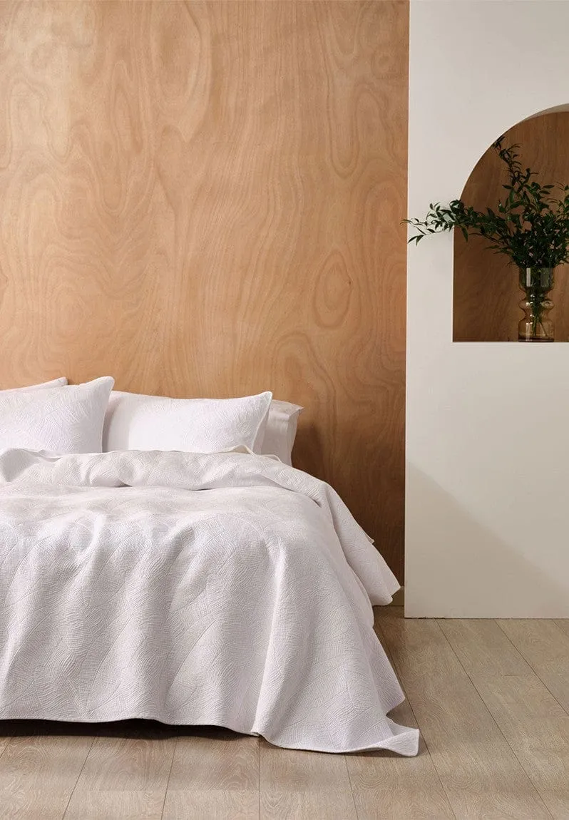 Linen House Coverlet Quilt Set White Manon