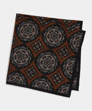 Medallion Wool Pocket Square in Gold