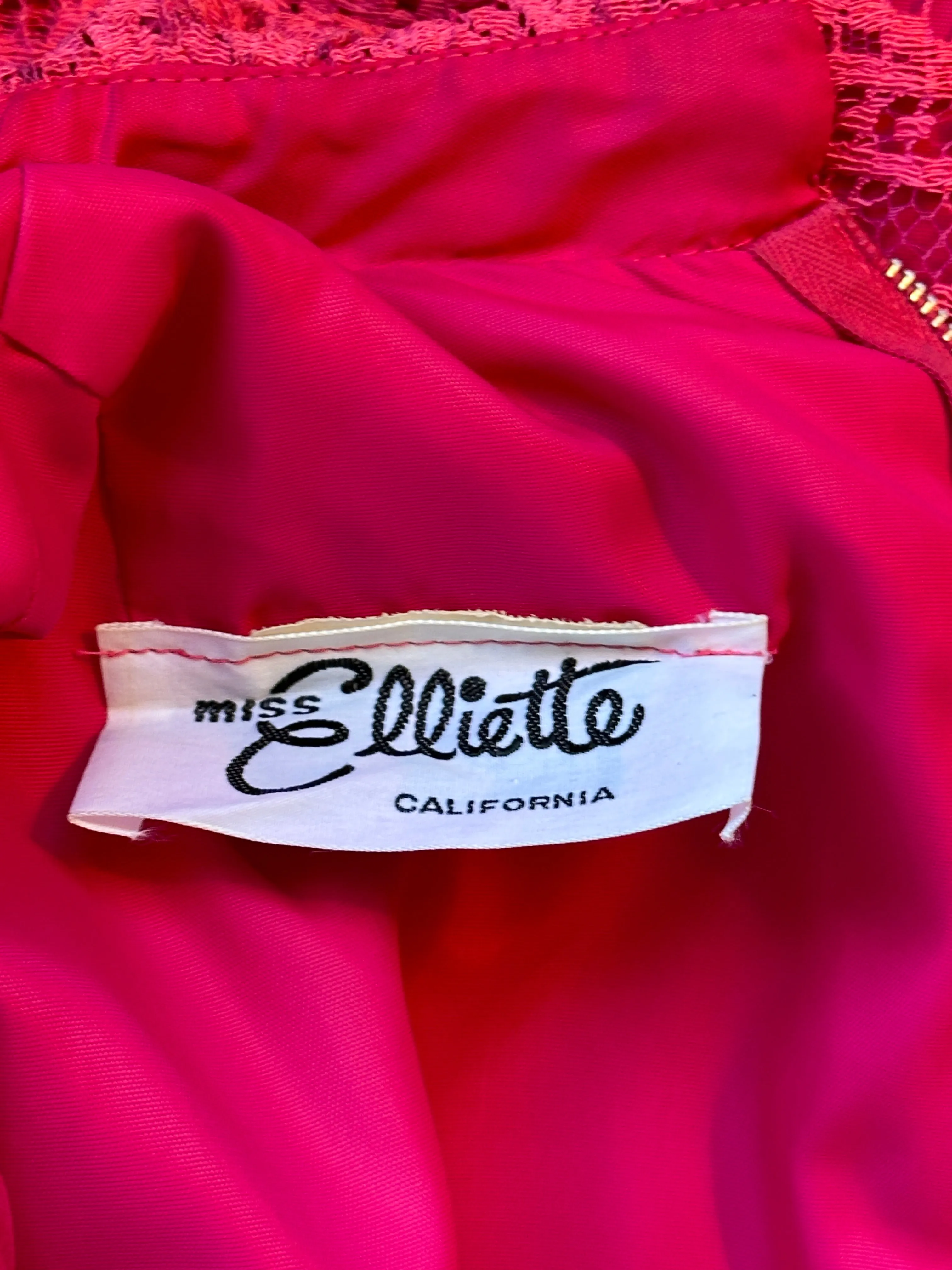 MISS ELLIETTE California 60s Hot Pink Dress w/ Chantilly Lace • Small