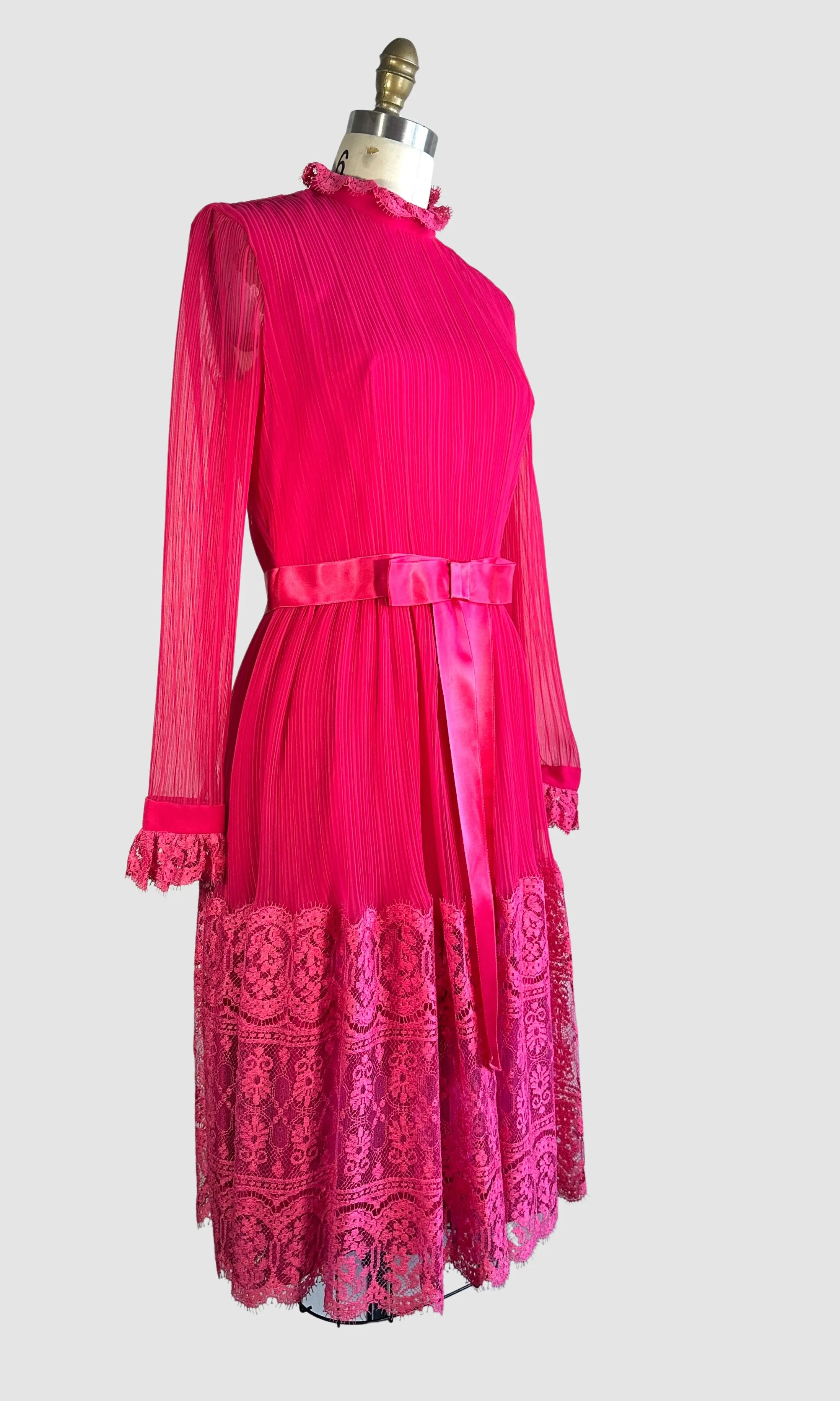 MISS ELLIETTE California 60s Hot Pink Dress w/ Chantilly Lace • Small
