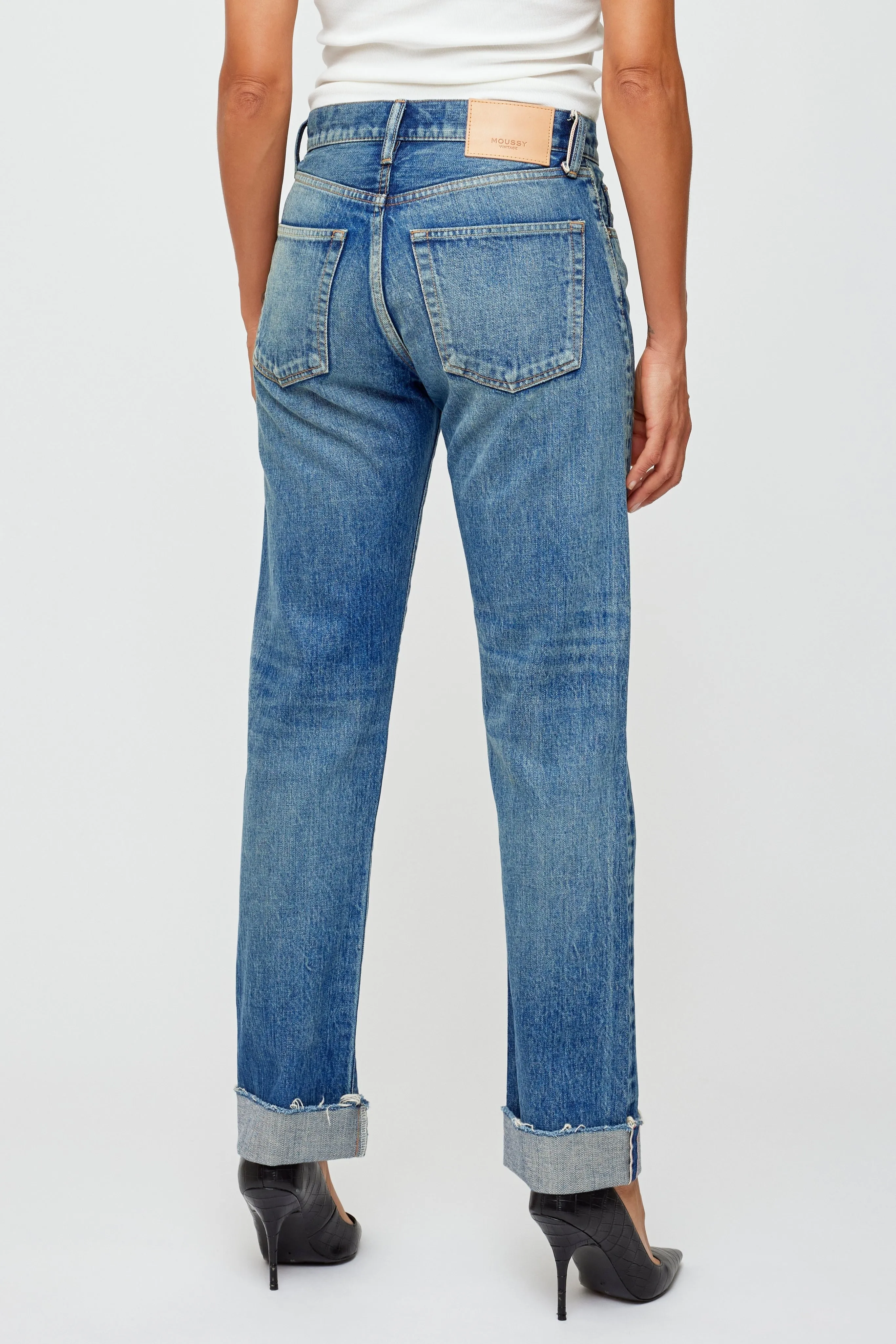 Moussy Vintage Hopewell Selvedge Straight Jeans in Dark Blue