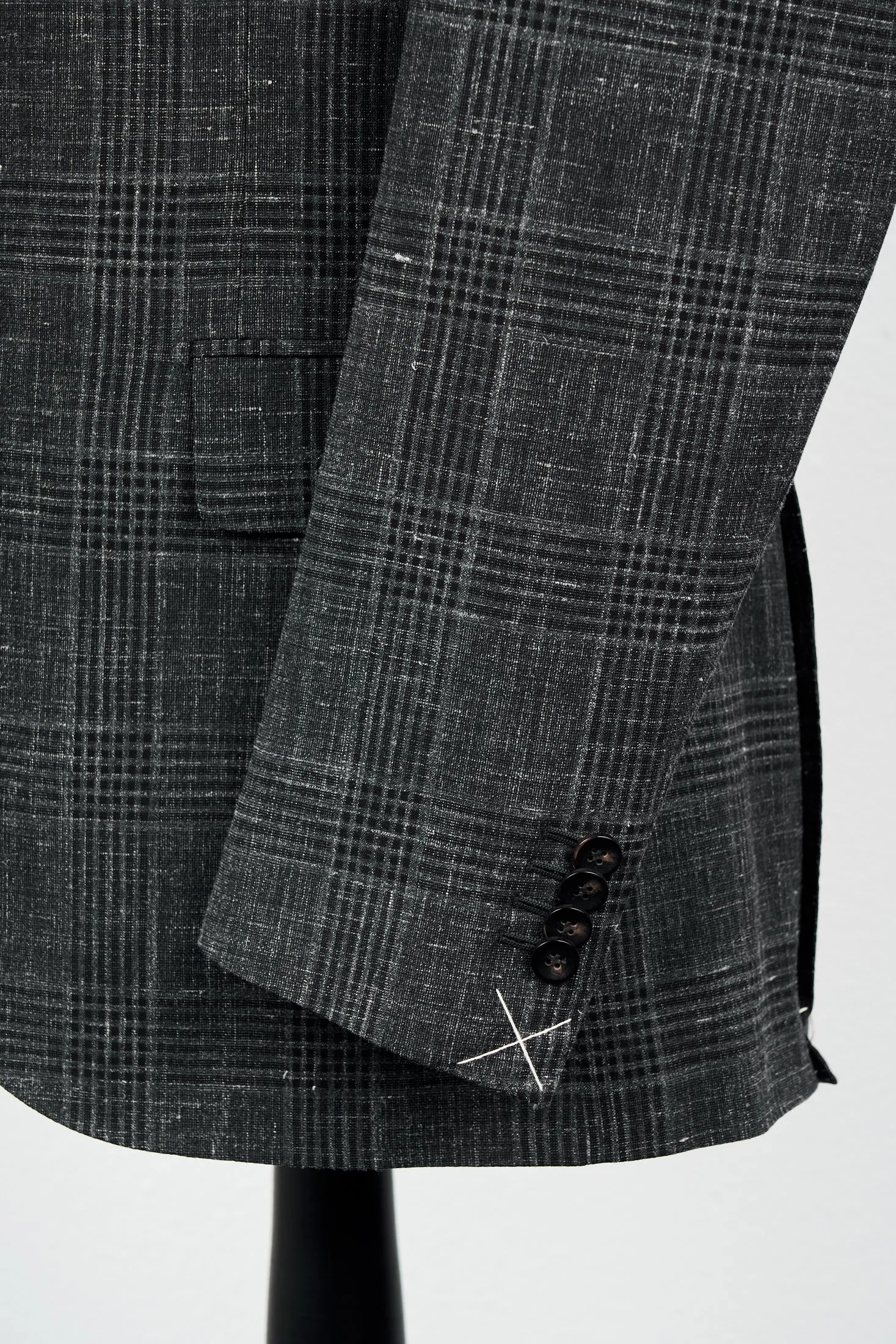 New Suitsupply Lazio Dark Gray Check Wool, Silk and Linen Suit - Size 44R