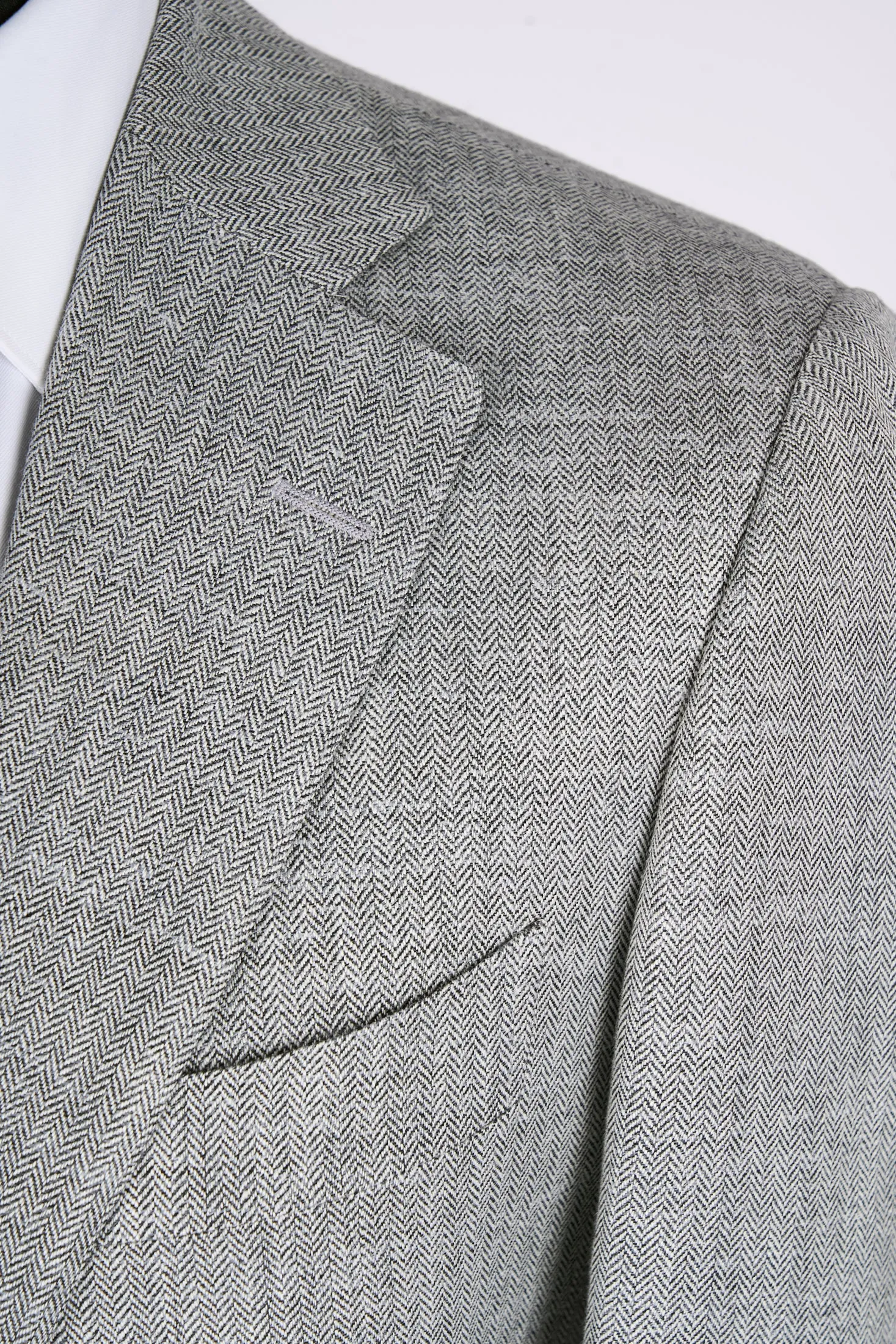 New Suitsupply Lazio Gray Herringbone Wool, Silk, Linen Suit - Size 38S and 40S