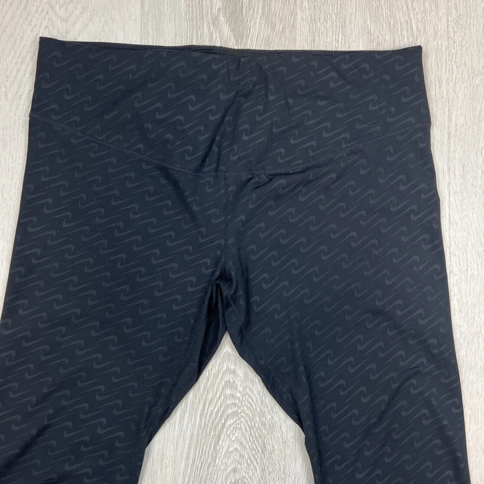 Nike Womens Dri-Fit Cropped Leggings Size 2XL
