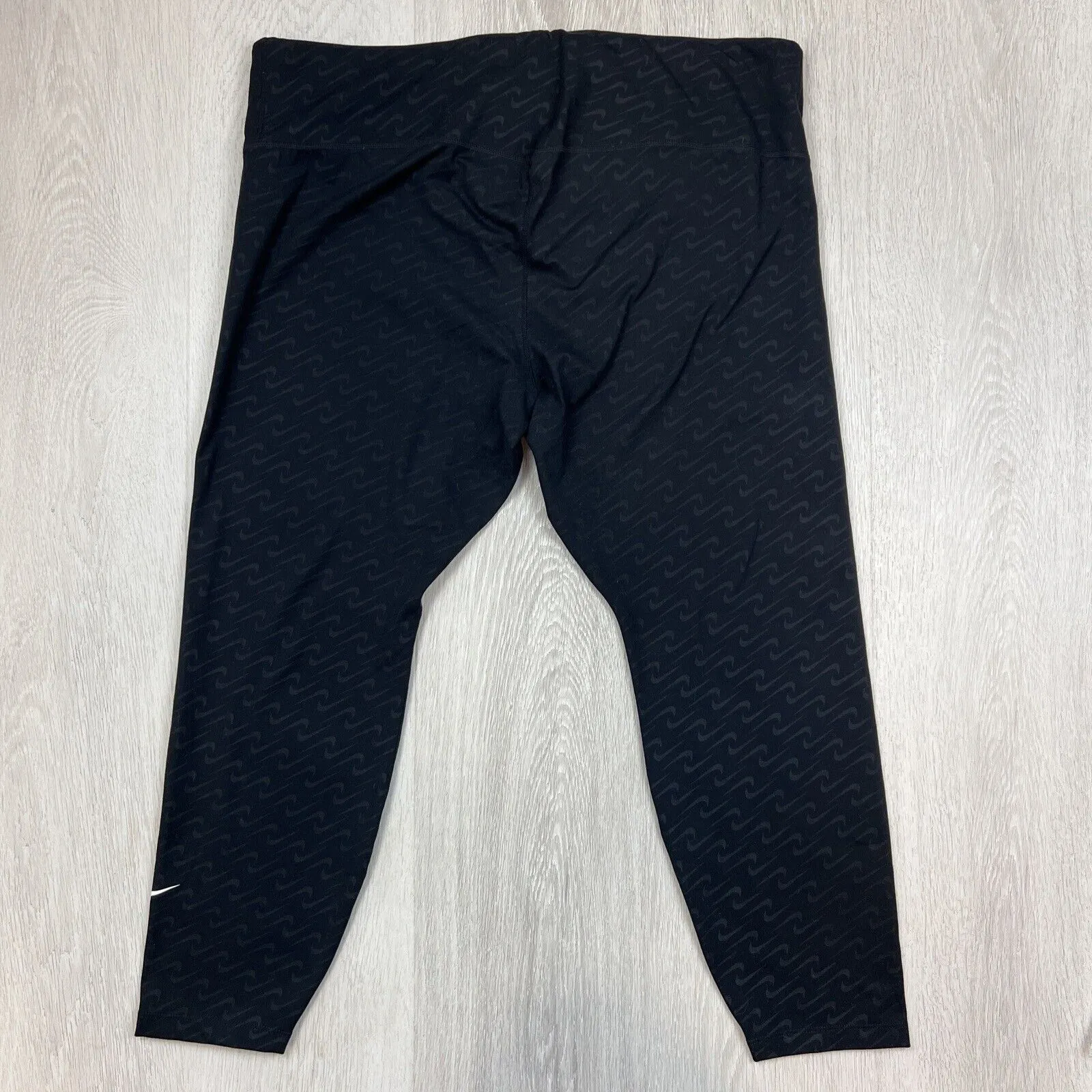 Nike Womens Dri-Fit Cropped Leggings Size 2XL