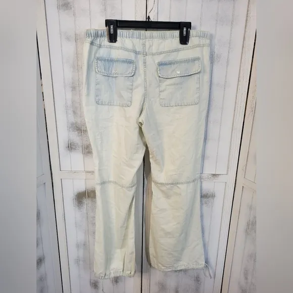 NWOT Free People Light Wash Blue Relaxed Pants Drawstring Cuffs and Waist Large