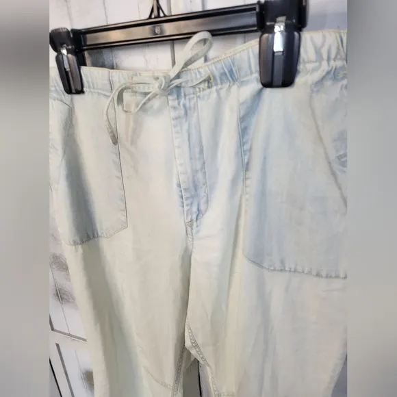 NWOT Free People Light Wash Blue Relaxed Pants Drawstring Cuffs and Waist Large