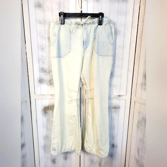 NWOT Free People Light Wash Blue Relaxed Pants Drawstring Cuffs and Waist Large