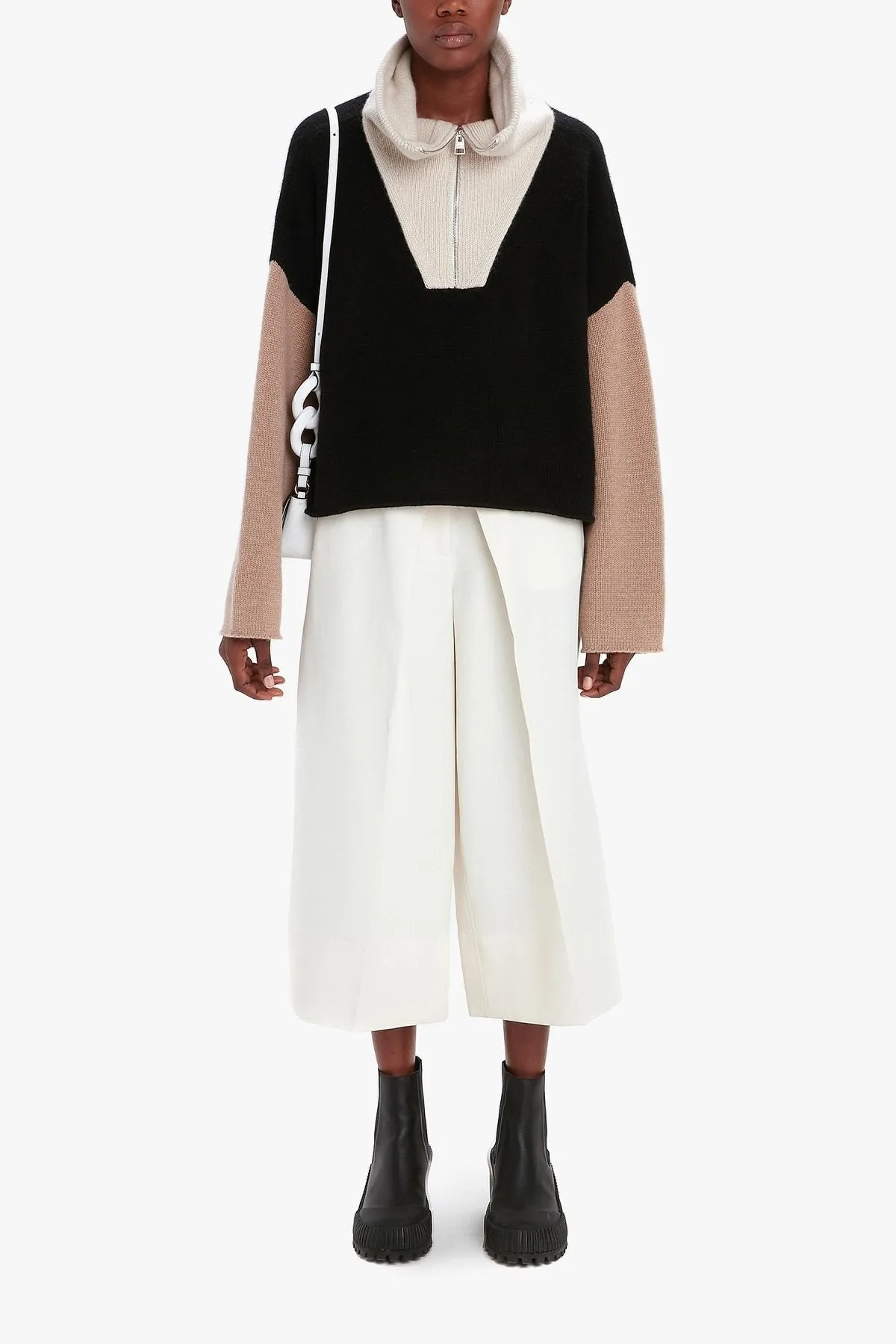 Pleat Front Wide Leg Cropped Trousers in Off White