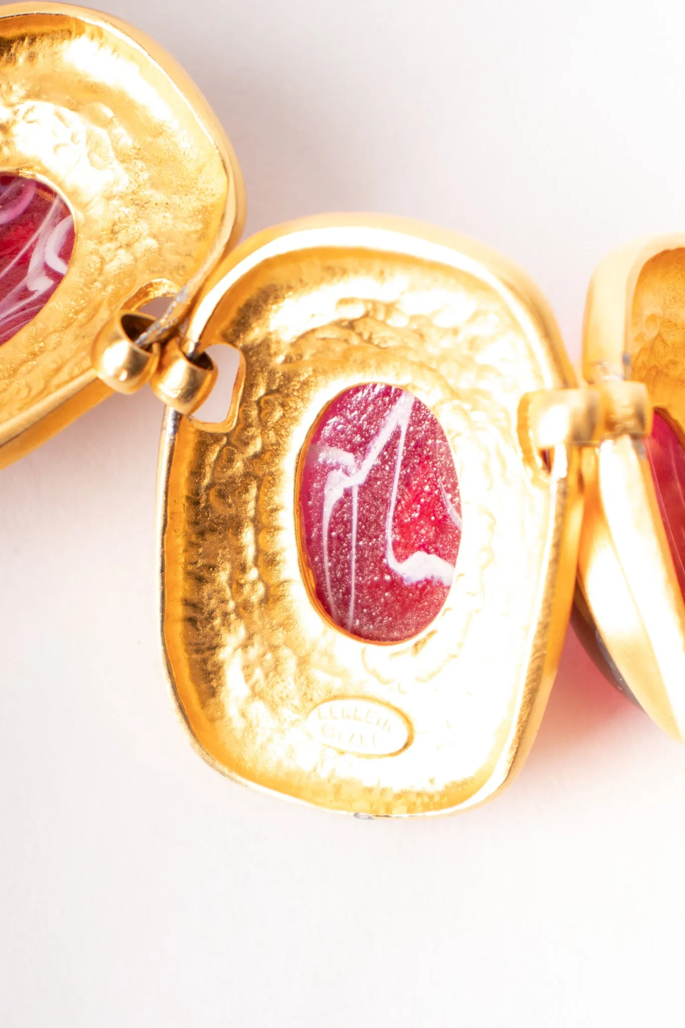Polished Glass Cabochon Collar