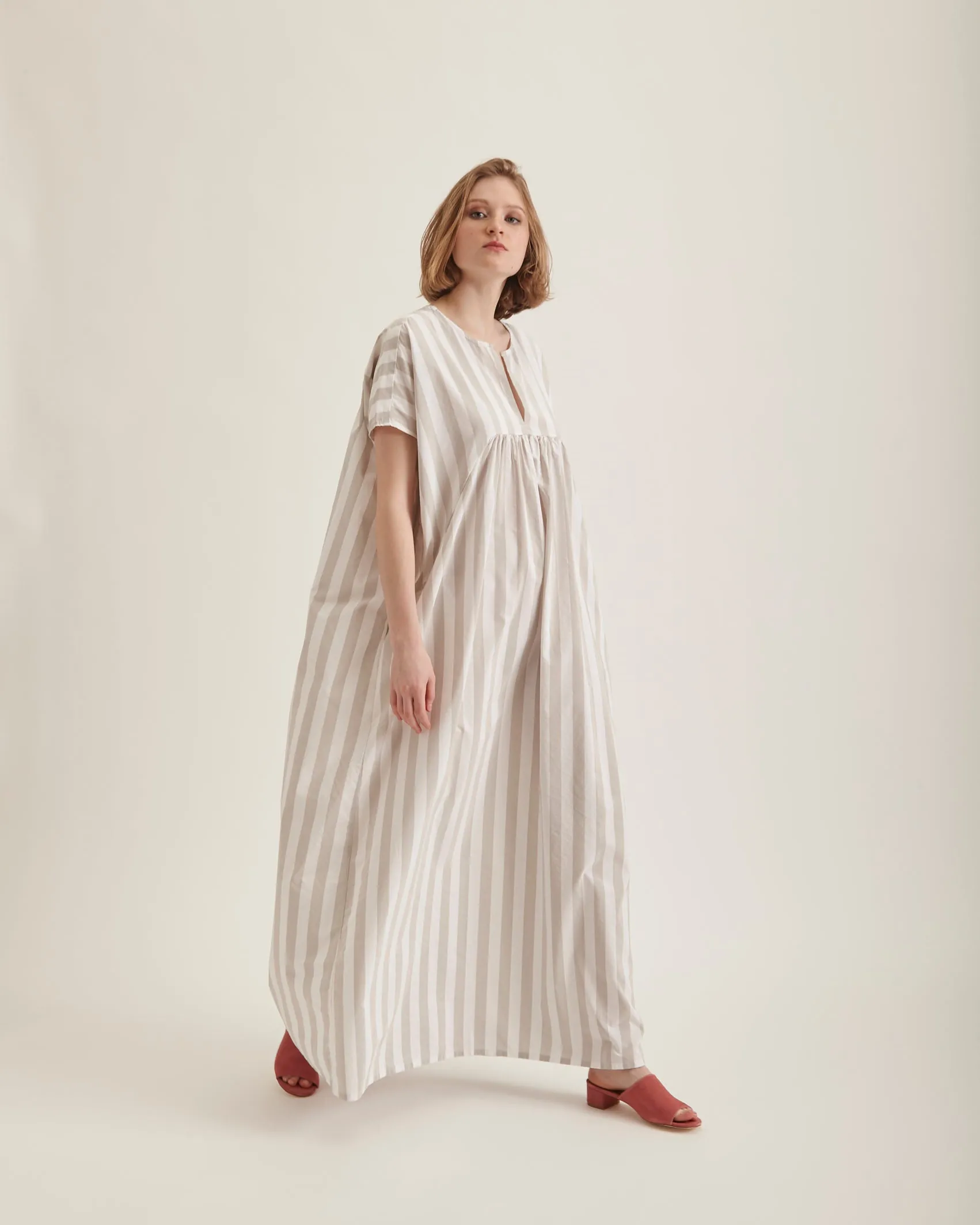 Racel maxi-dress in white stripe