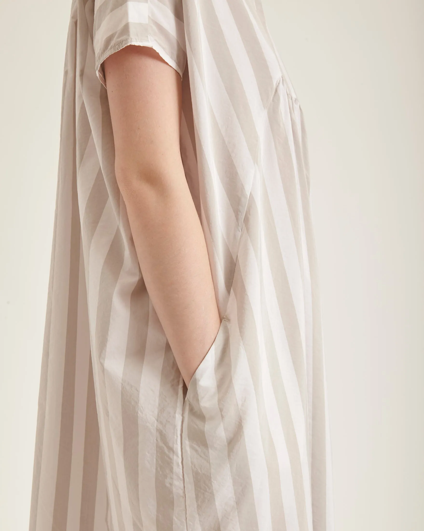 Racel maxi-dress in white stripe